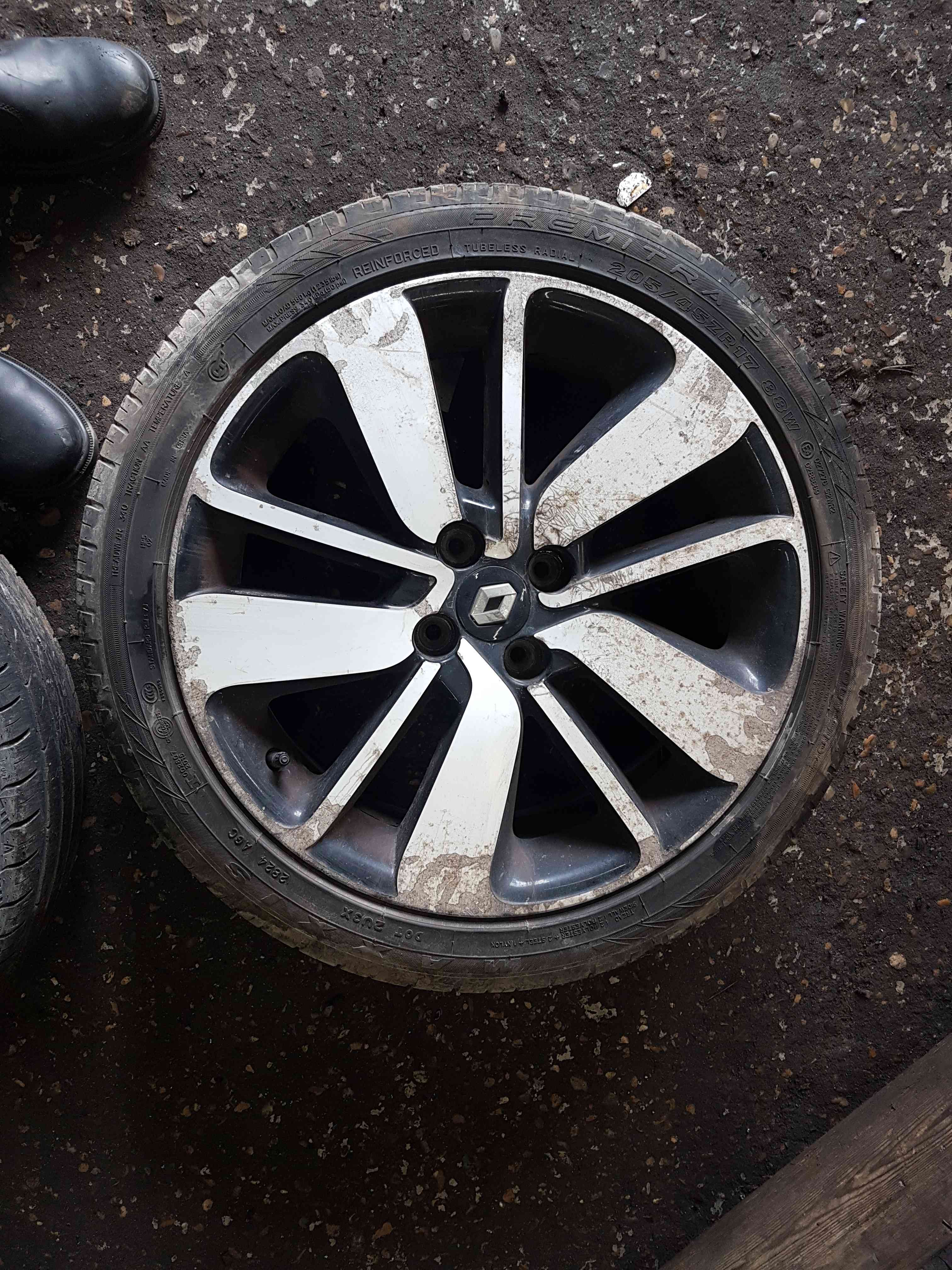 Thumb 3 Renault Clio MK4 2013-2019 Drenalic Alloy Wheel + Tyre 205 45 17 5mm Tread 2/5