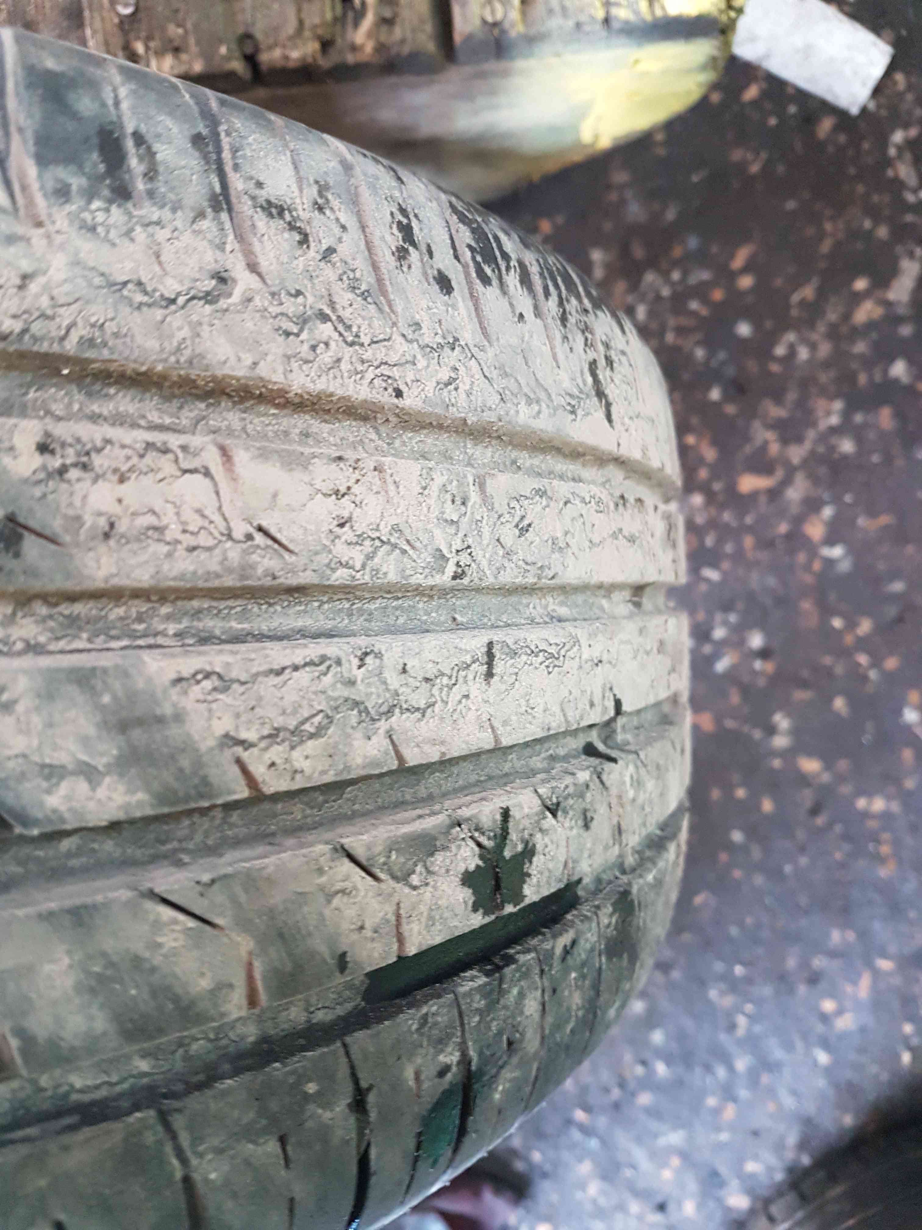 Thumb 9 Renault Clio MK4 2013-2019 Drenalic Alloy Wheel + Tyre 205 45 17 5mm Tread 2/5