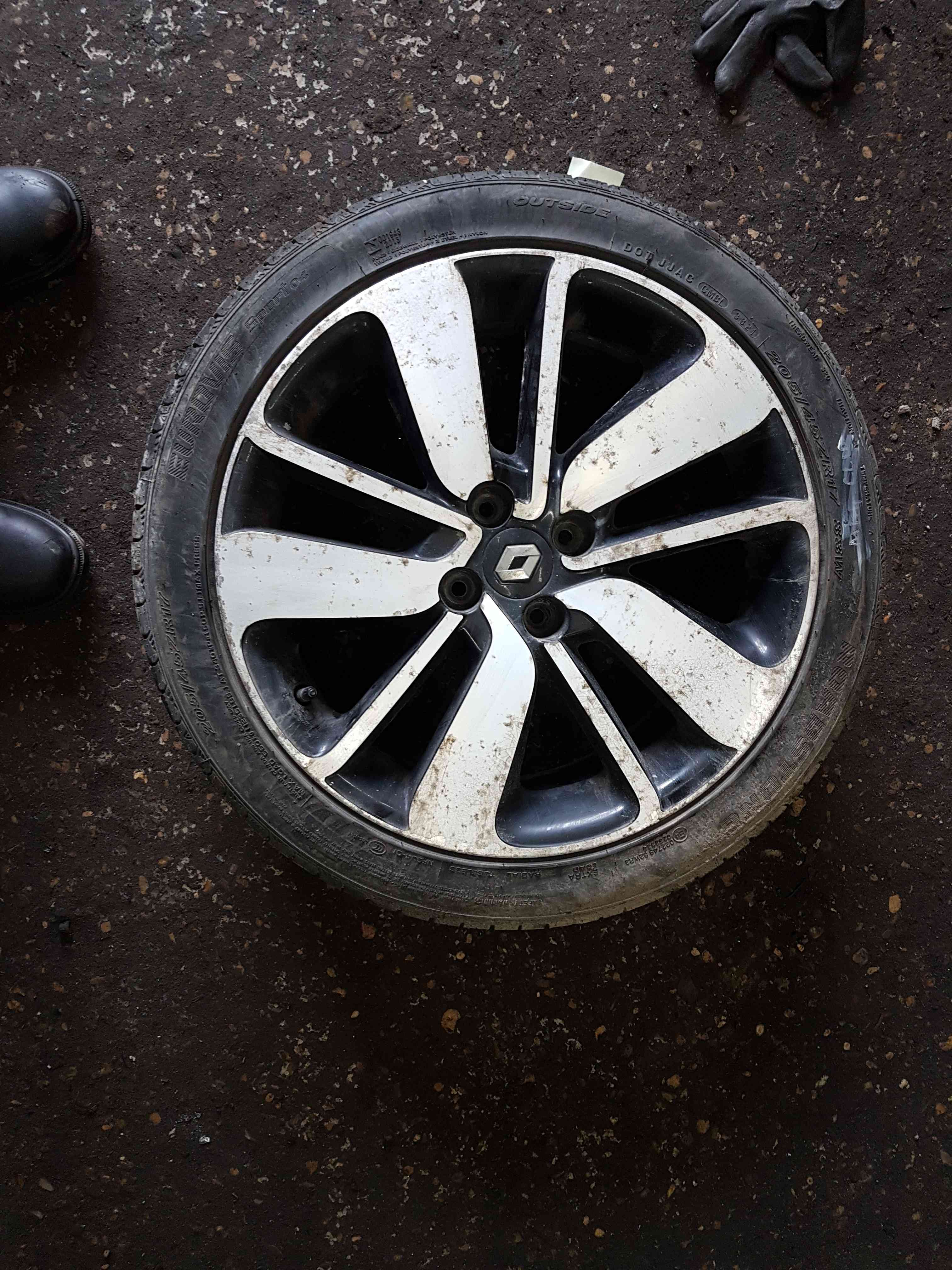 Thumb 2 Renault Clio MK4 2013-2019 Drenalic Alloy Wheel + Tyre 205 45 17 5mm Tread 2/5