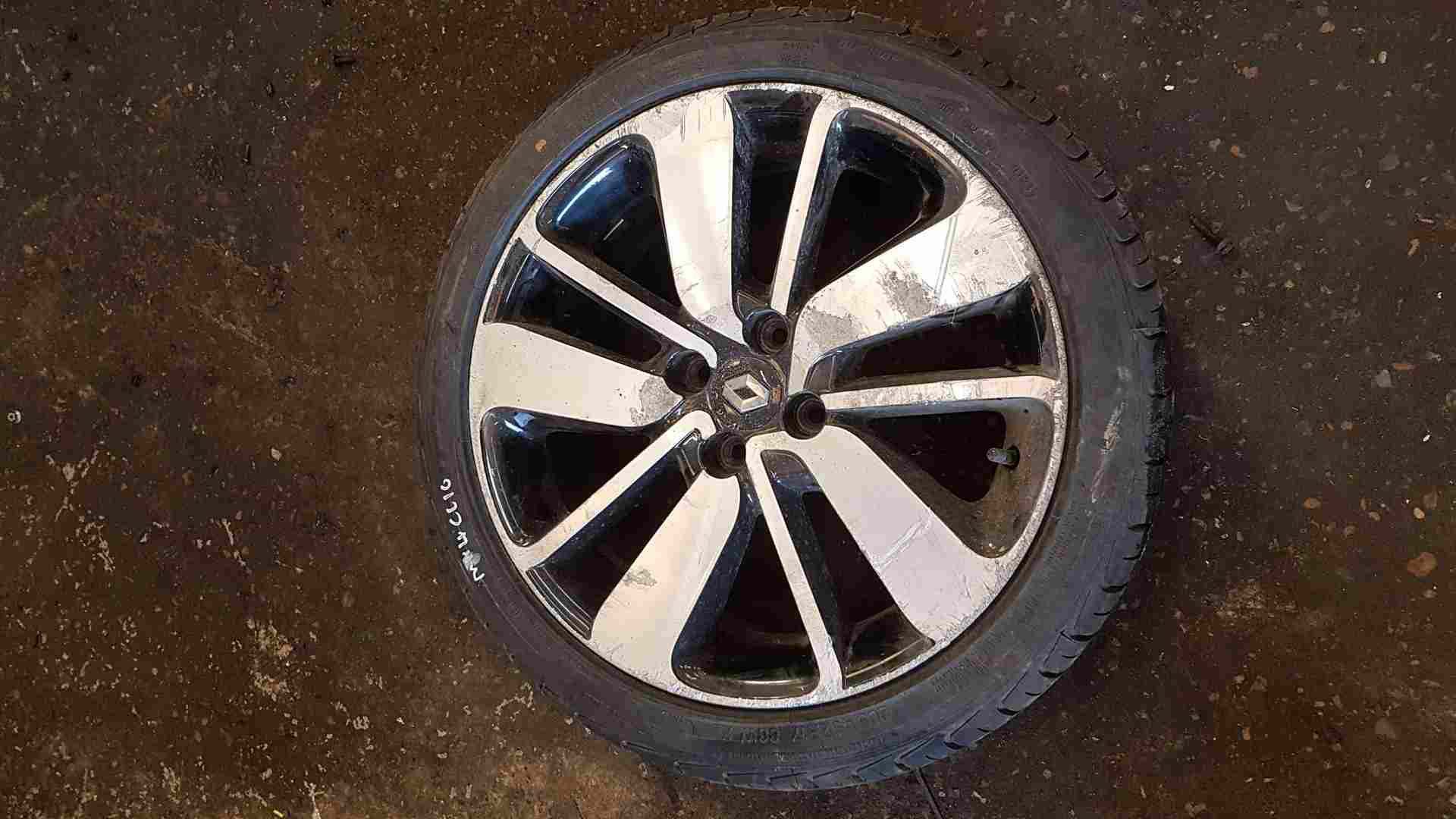 Renault Clio MK4 2013-2019 Drenalic Alloy Wheel + Tyre 205 45 17 7Mm Tread 3/5