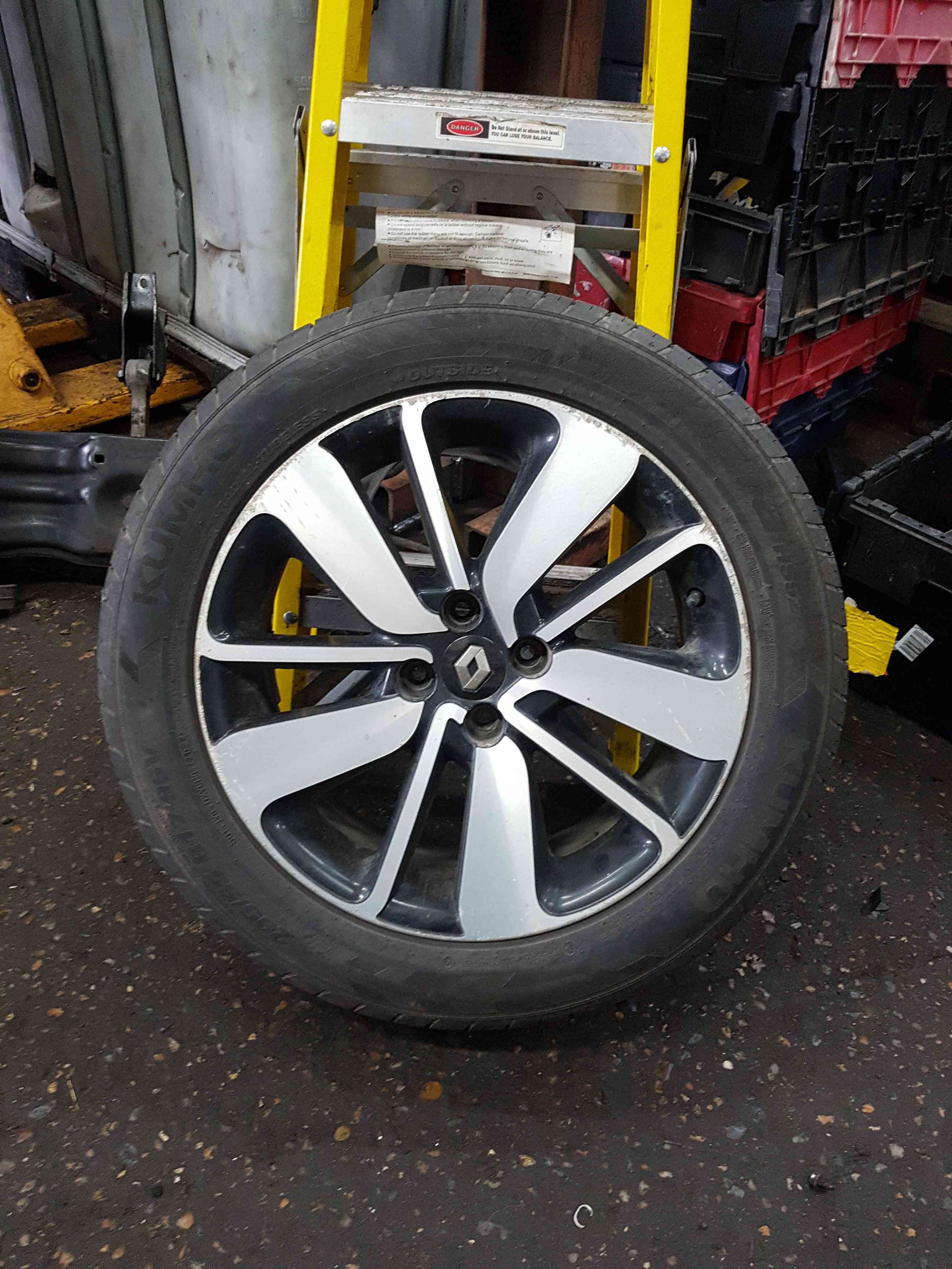 Thumb 2 Renault Clio MK4 2013-2019 Drenalic Alloy Wheel 17Inch 3/5 6Mm Tyre 205 45 17