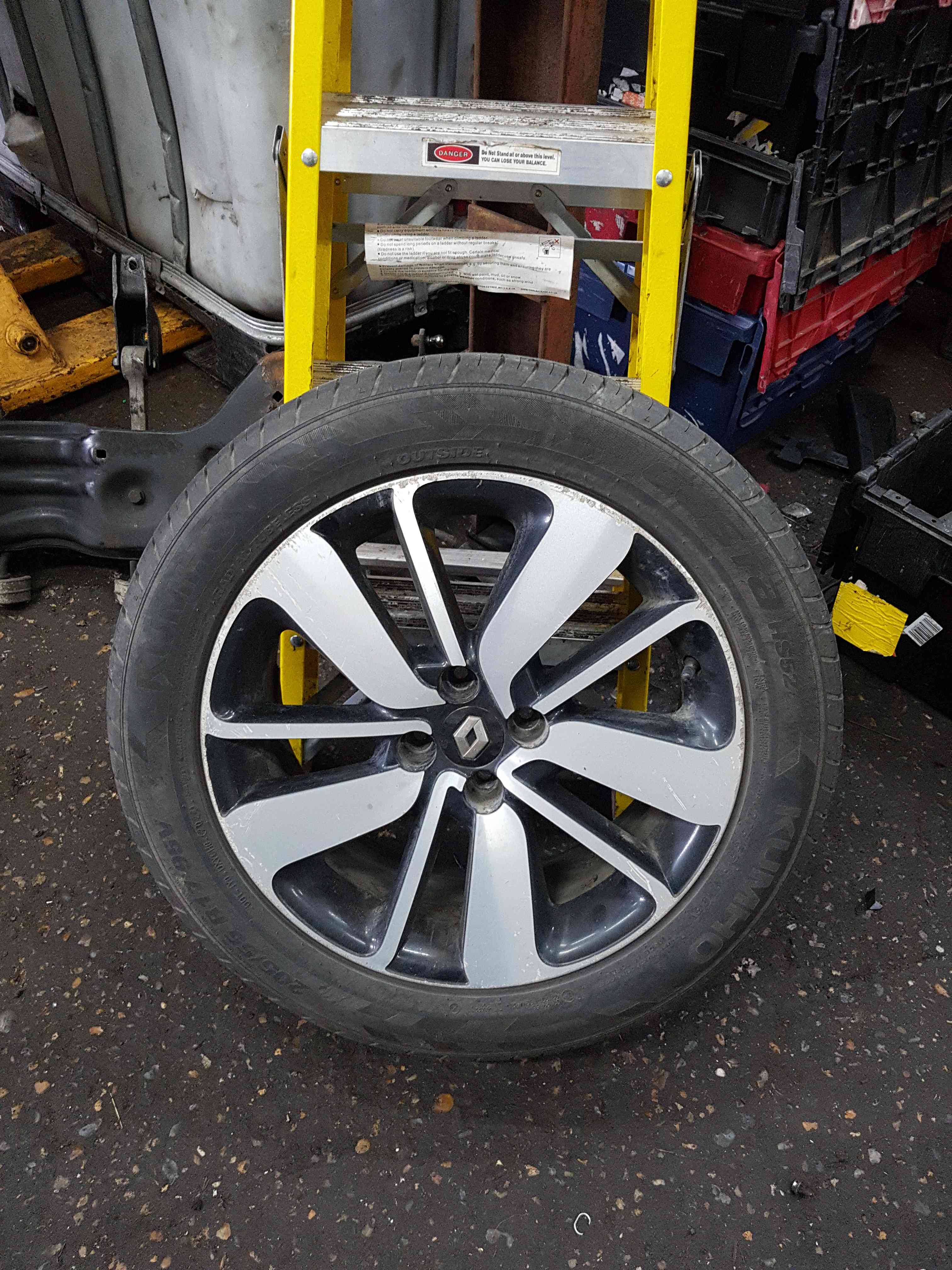 Thumb 7 Renault Clio MK4 2013-2019 Drenalic Alloy Wheel 17Inch 3/5 6Mm Tyre 205 45 17