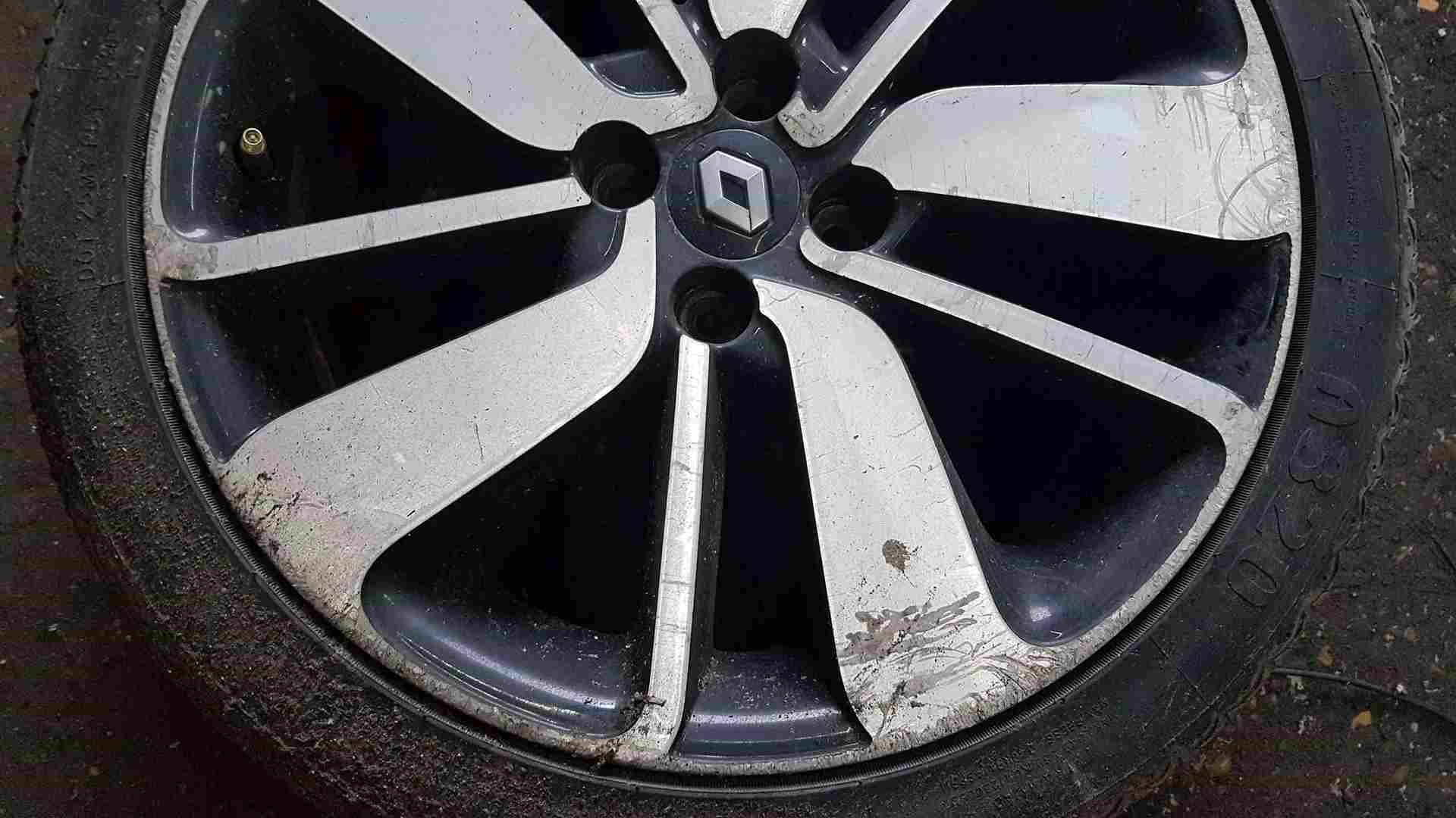 Thumb 2 Renault Clio MK4 2013-2019 Drenalic Alloy Wheel 17inch 3/5