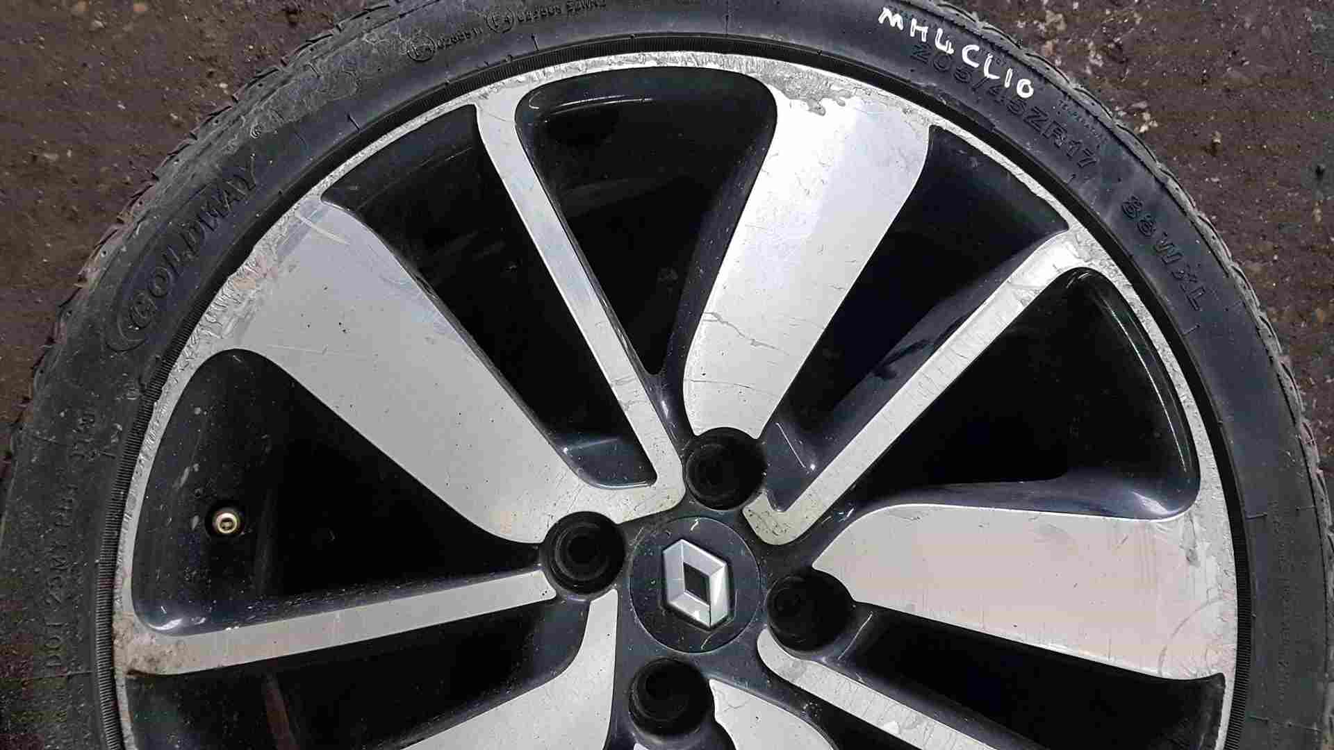 Thumb 3 Renault Clio MK4 2013-2019 Drenalic Alloy Wheel 17inch 3/5