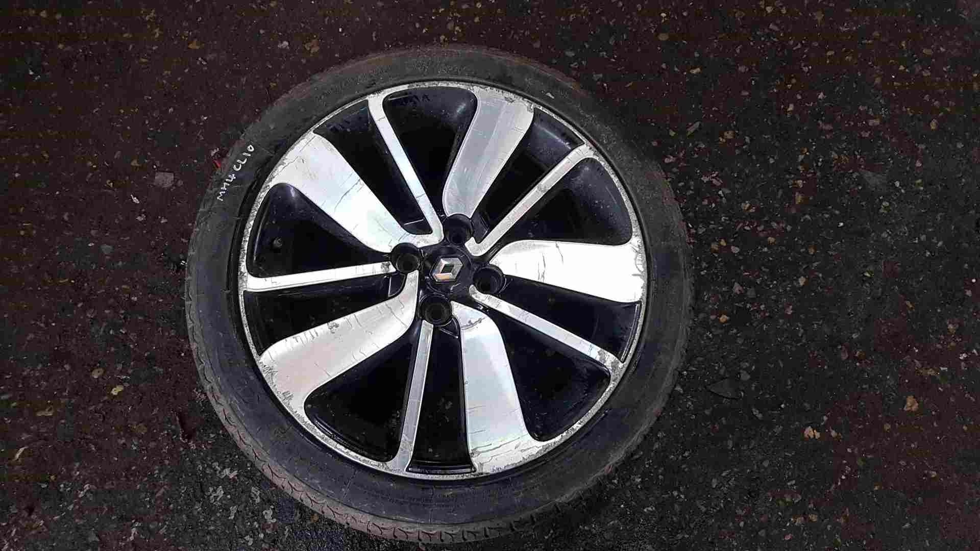 Renault Clio MK4 2013-2019 Drenalic Alloy Wheel 17inch 3/5 403006755R