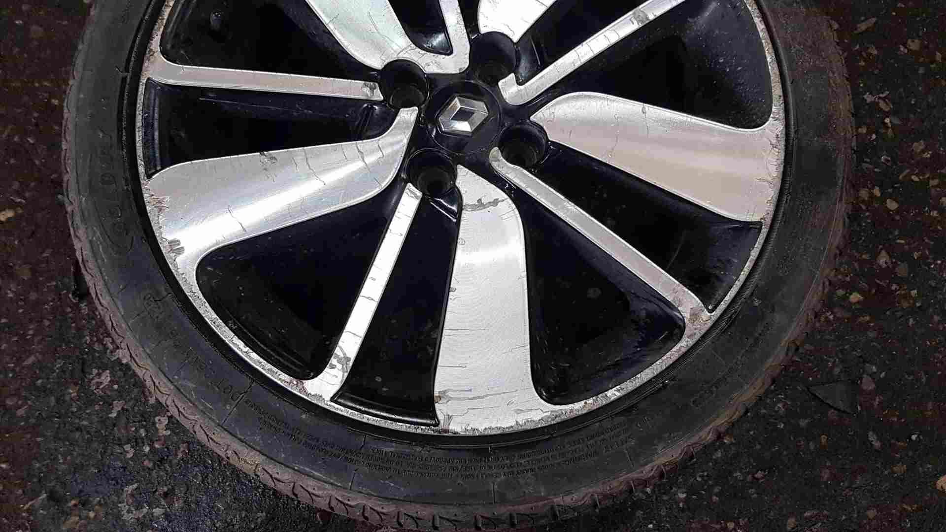 Thumb 2 Renault Clio MK4 2013-2019 Drenalic Alloy Wheel 17inch 3/5 403006755R