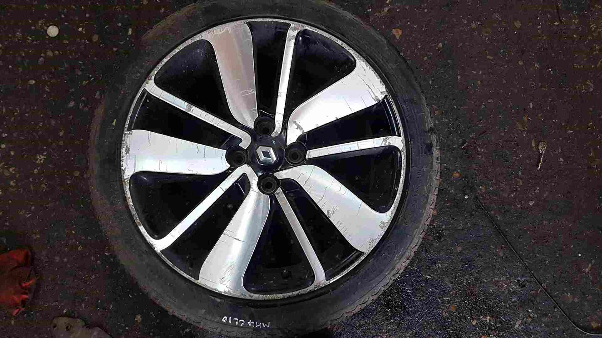 Thumb 5 Renault Clio MK4 2013-2019 Drenalic Alloy Wheel 17inch 3/5 403006755R