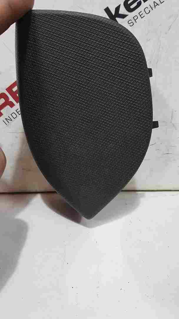 Thumb 2 Renault Clio MK4 2013-2019 Driver OSR Rear Boot Panel Trim Light 849226644R