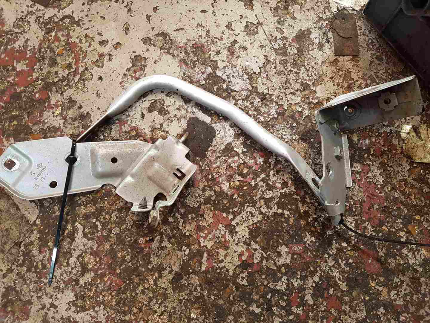 Renault Clio MK4 2013-2019 Drivers OSF Front Bumper Support Brackets Silver