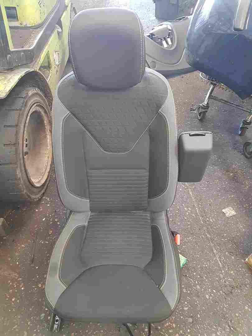 Renault Clio MK4 2013-2019 Drivers OSF Front Chair Seat + ARM Rest