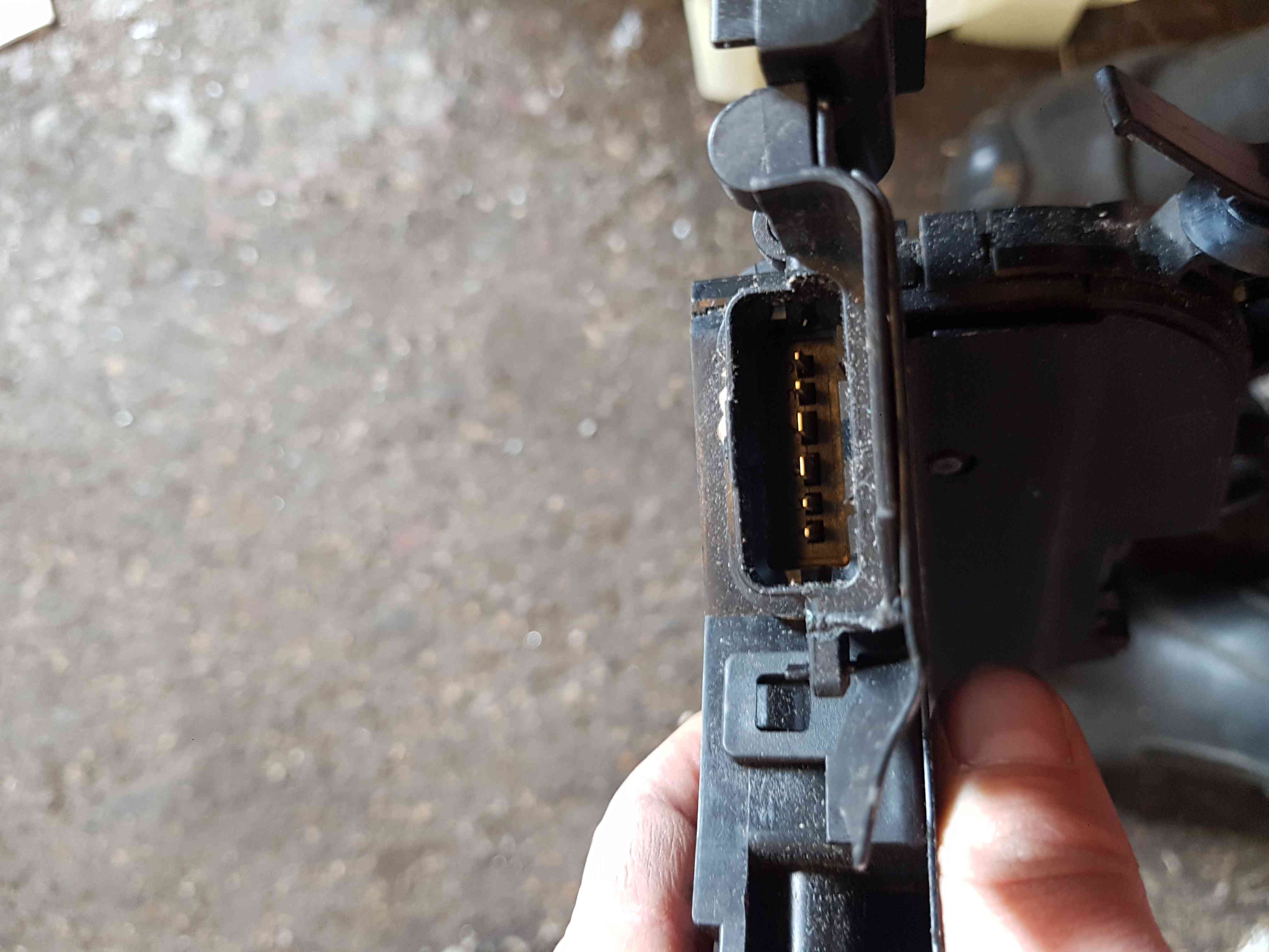 Thumb 6 Renault Clio MK4 2013-2019 Drivers OSF Front Door Lock Mechanism 805005925R