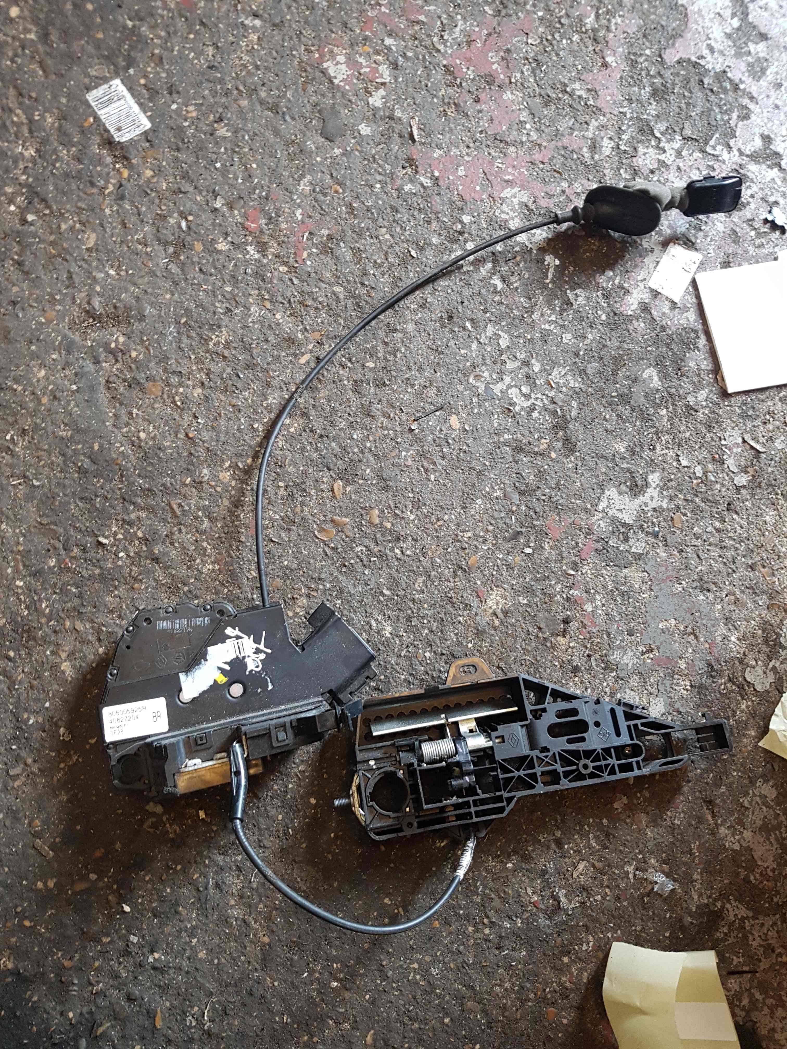 Renault Clio MK4 2013-2019 Drivers OSF Front Door Lock Mechanism 805005925R
