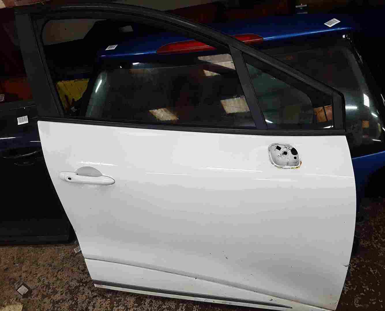 Renault Clio MK4 2013-2019 Drivers OSF Front Door White OV369 White Strip