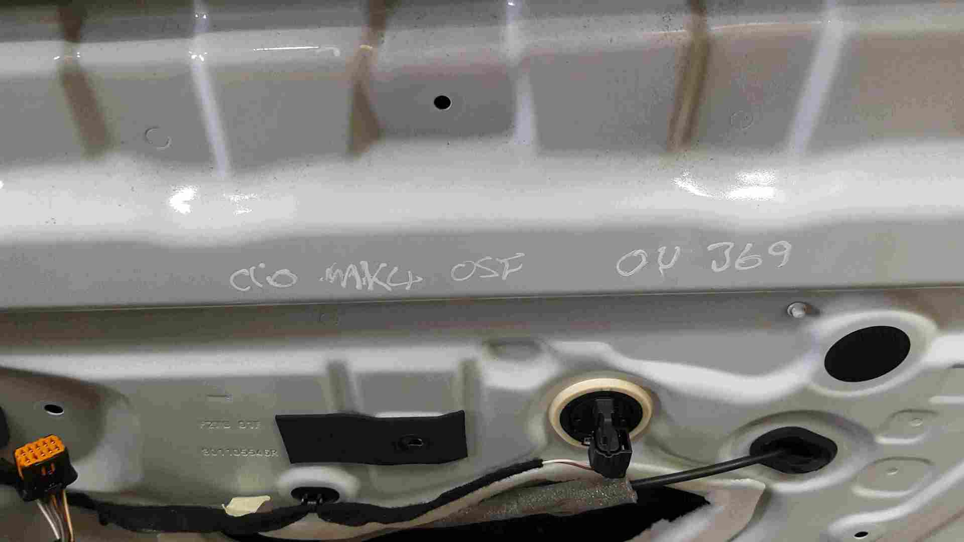 Thumb 2 Renault Clio MK4 2013-2019 Drivers OSF Front Door White OV369