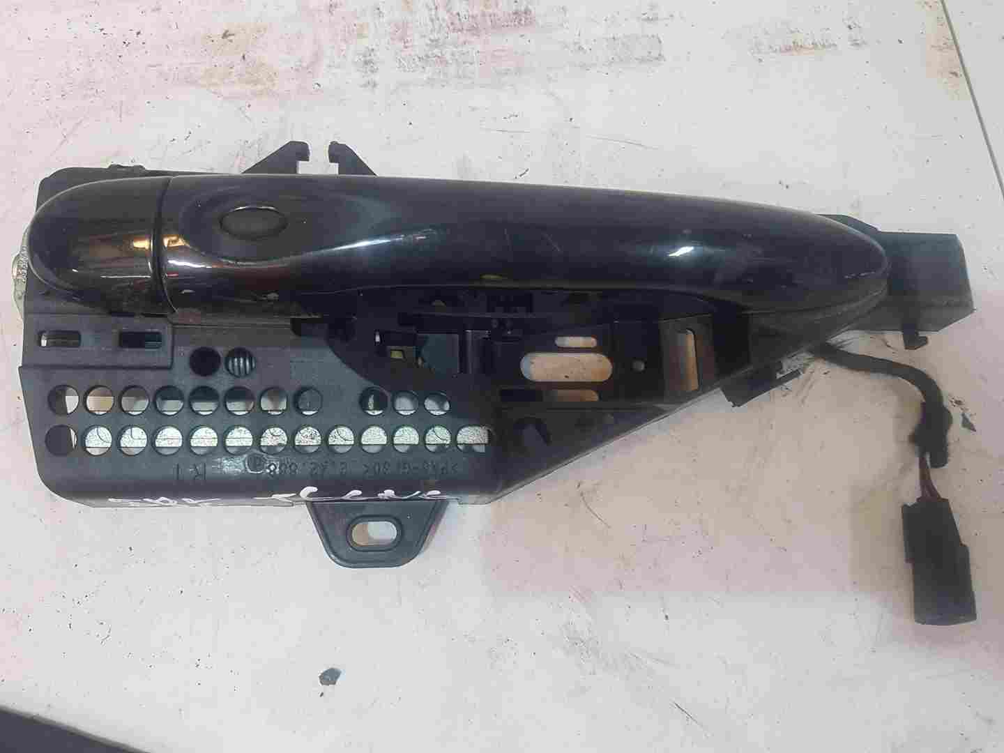 Renault Clio MK4 2013-2019 Drivers OSF Front Exterior Door Handle Black Tegne