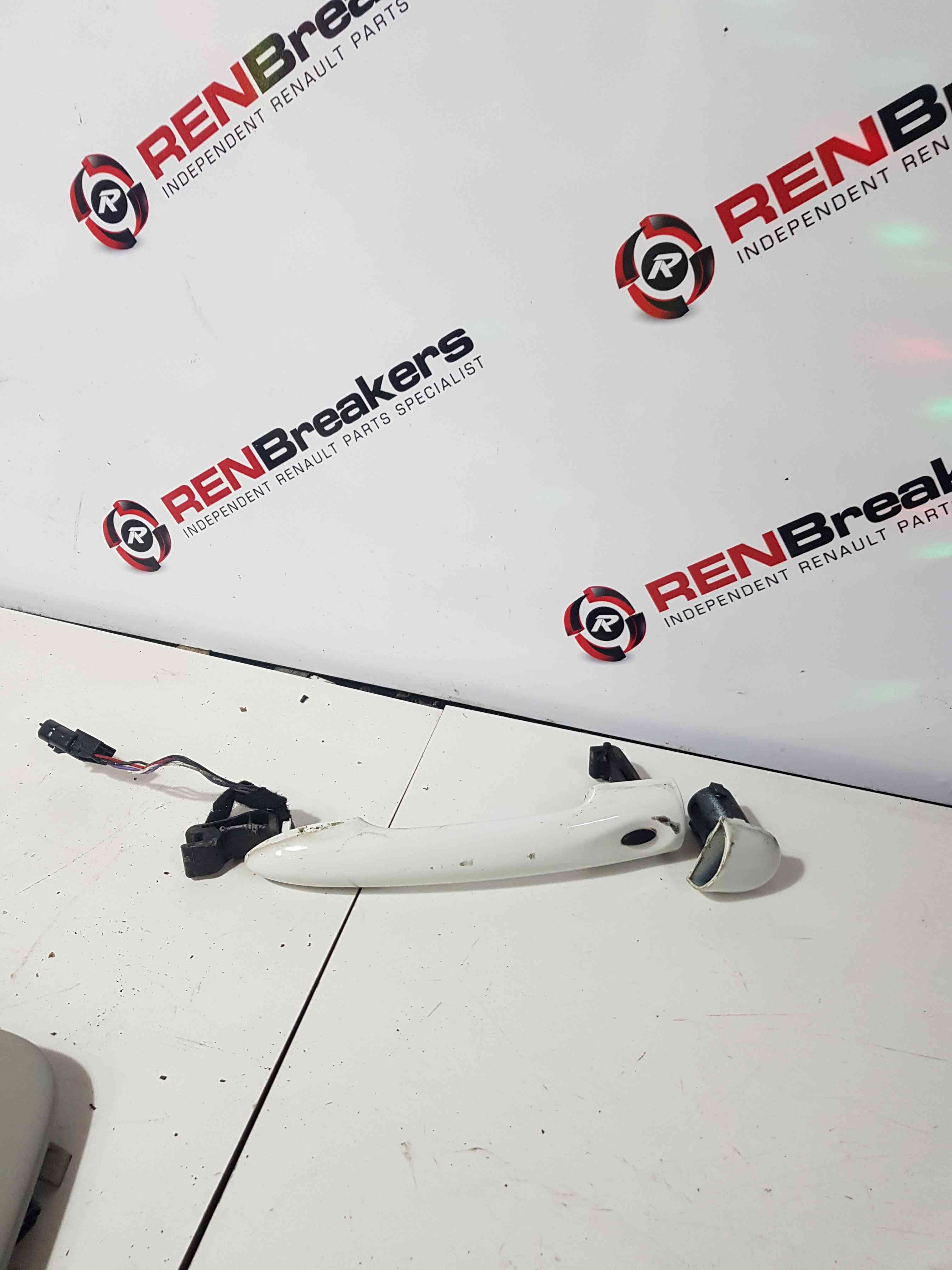 Thumb 7 Renault Clio MK4 2013-2019 Drivers OSF Front Exterior Door Handle White