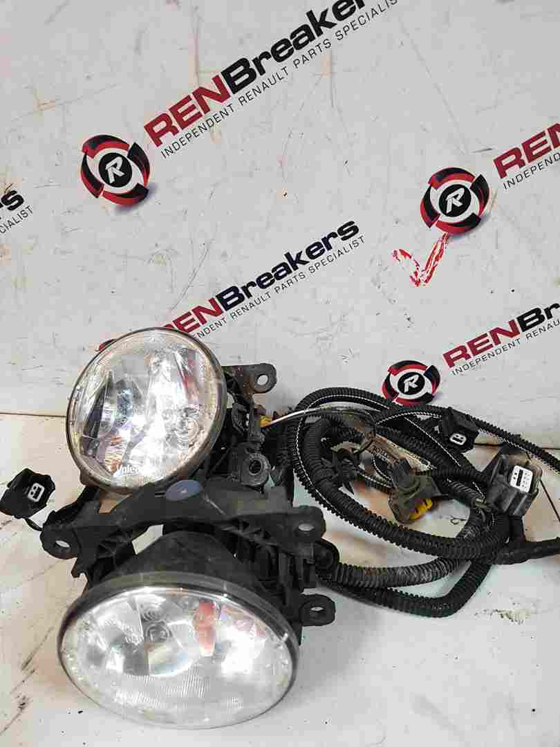 Renault Clio MK4 2013-2019 Drivers OSF Front FOG Light 261500097R