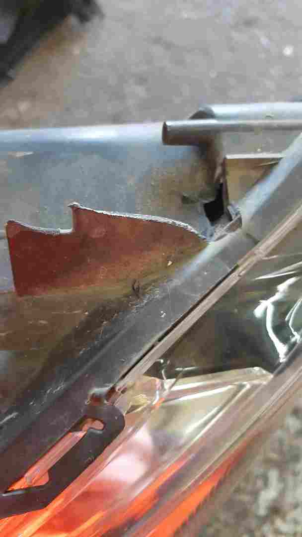 Thumb 2 Renault Clio MK4 2013-2019 Drivers OSF Front Headlight 260102482R