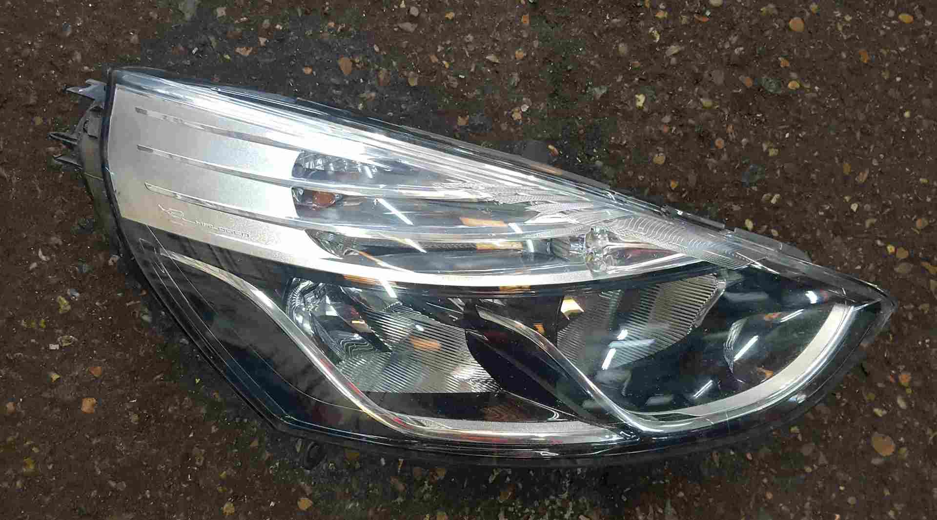 Thumb 3 Renault Clio MK4 2013-2019 Drivers OSF Front Headlight 260102482R