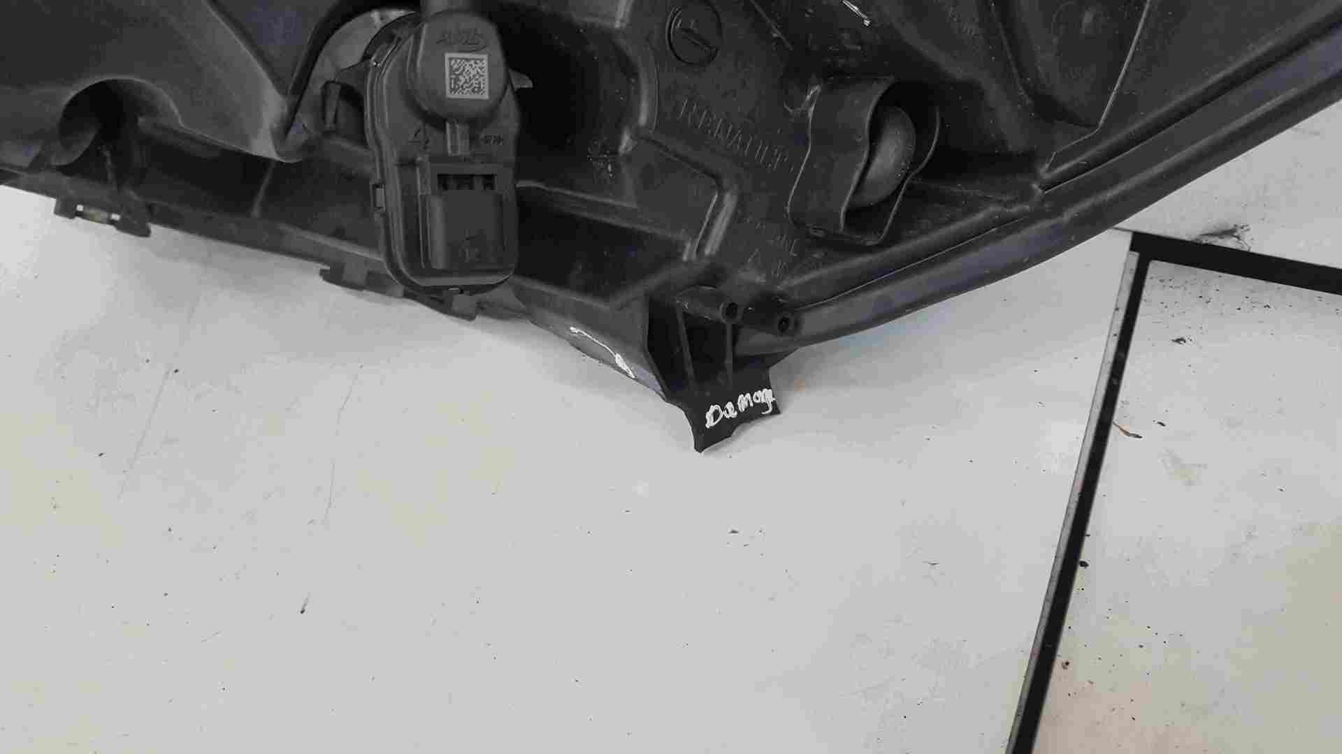 Thumb 5 Renault Clio MK4 2013-2019 Drivers OSF Front Headlight Spares 260107090R