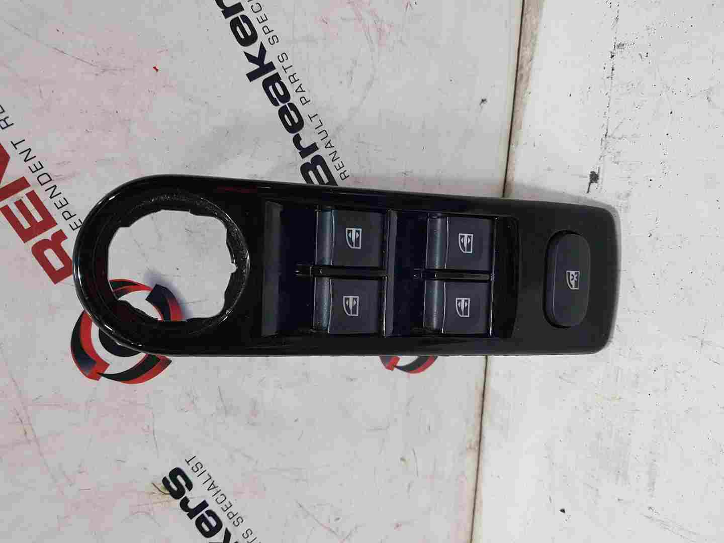 Thumb 2 Renault Clio MK4 2013-2019 Drivers OSF Front Window Switches + Panel