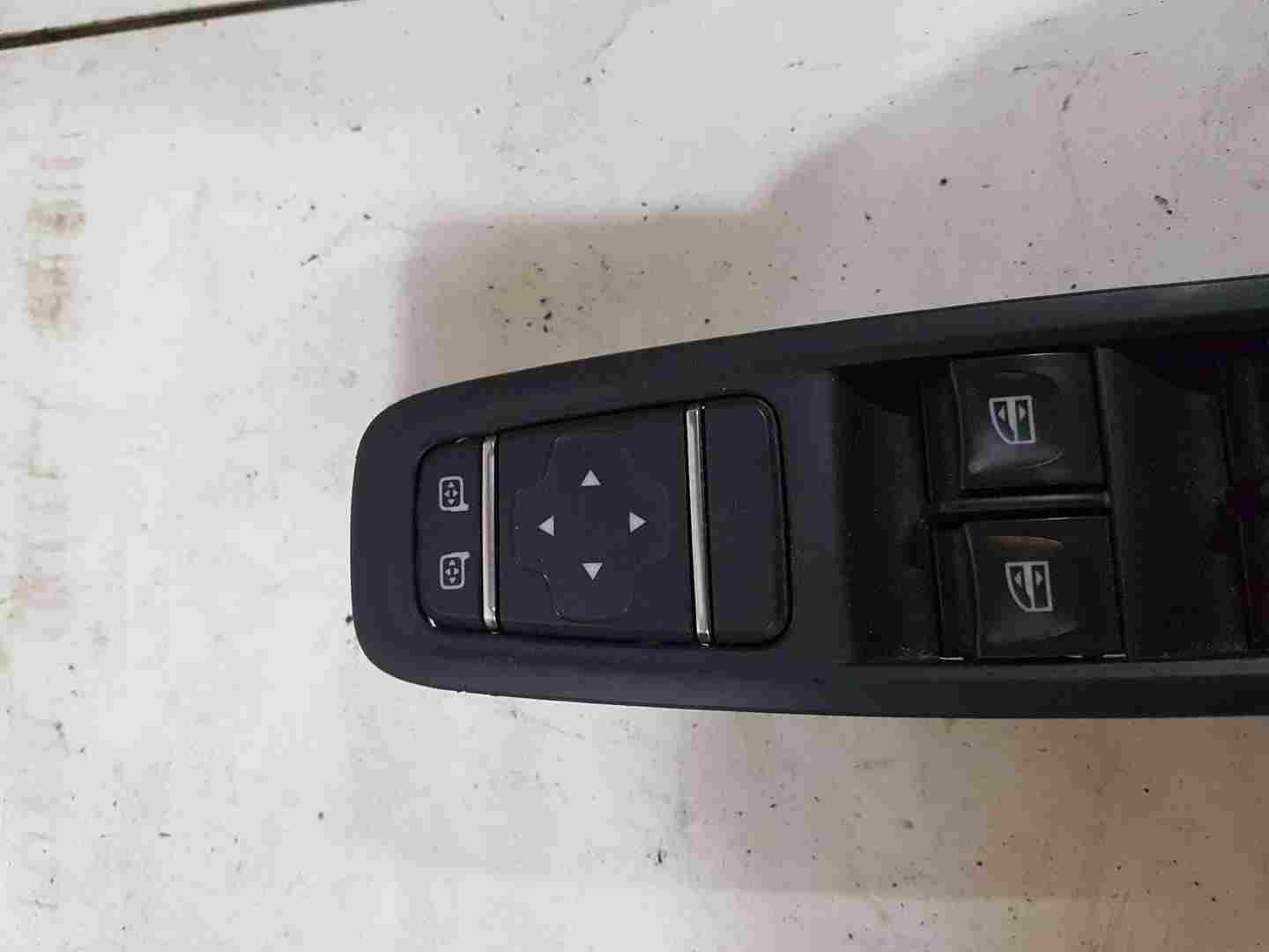 Thumb 2 Renault Clio MK4 2013-2019 Drivers OSF Front Window Switches + Panel 5dr