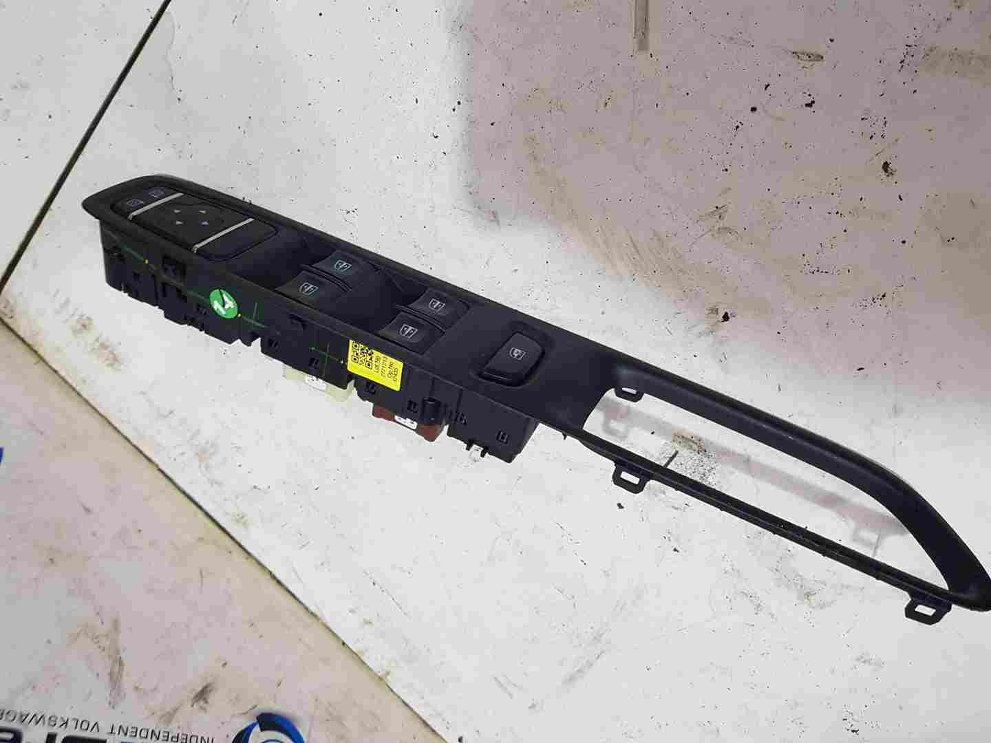 Thumb 7 Renault Clio MK4 2013-2019 Drivers OSF Front Window Switches + Panel 5dr