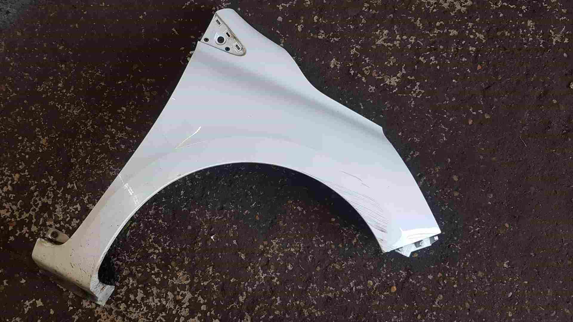 Thumb 4 Renault Clio MK4 2013-2019 Drivers Os Wing White Ov369