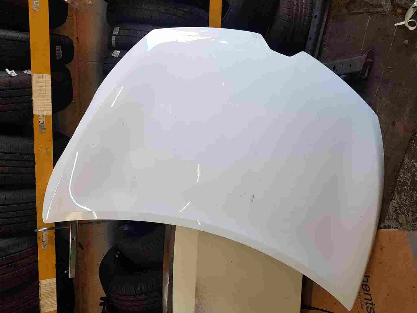 Thumb 3 Renault Clio MK4 2013-2019 Front Bonnet White Ov369