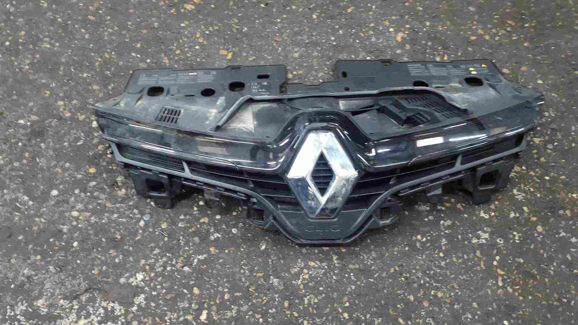 Renault Clio MK4 2013-2019 Front Bumper Grill Diamond