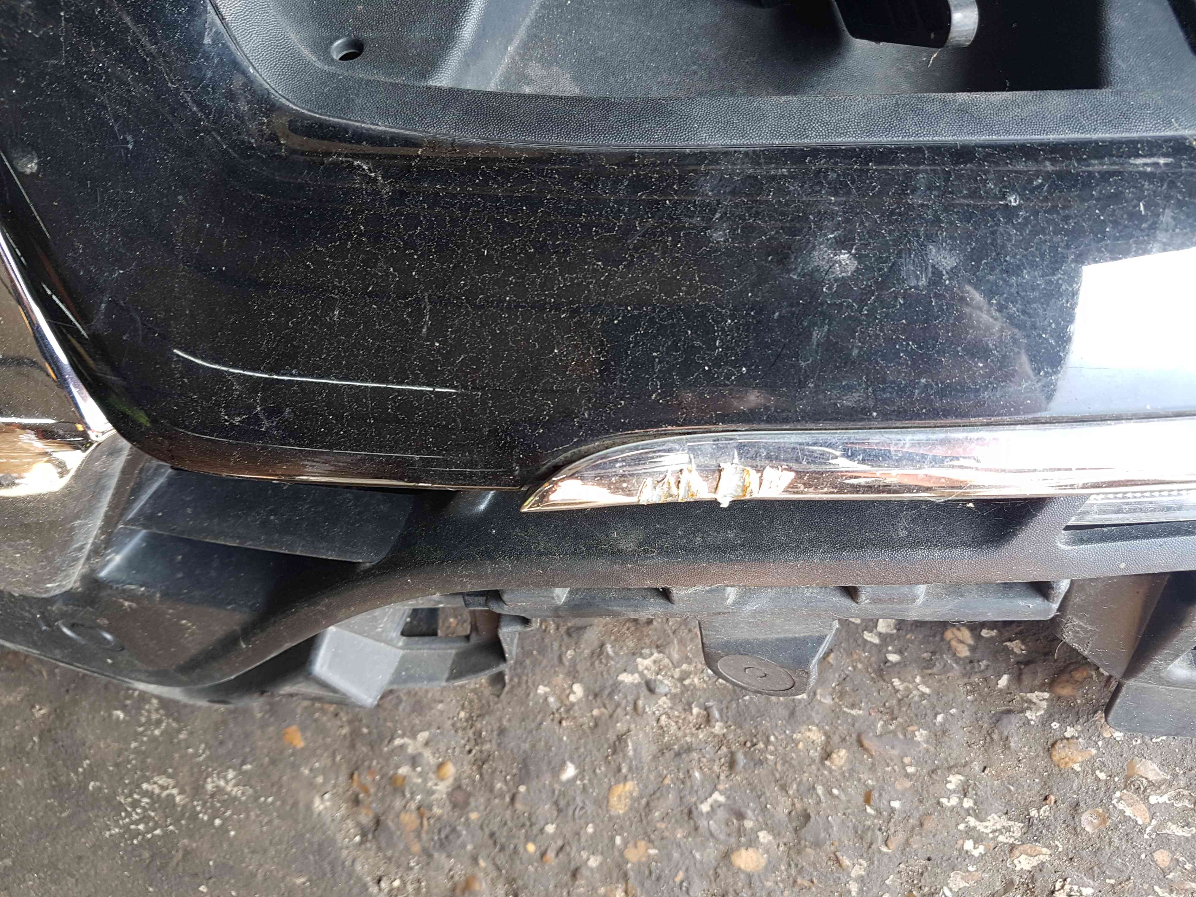 Thumb 3 Renault Clio MK4 2013-2019 Front Bumper Grille Support Plate Black Chrome
