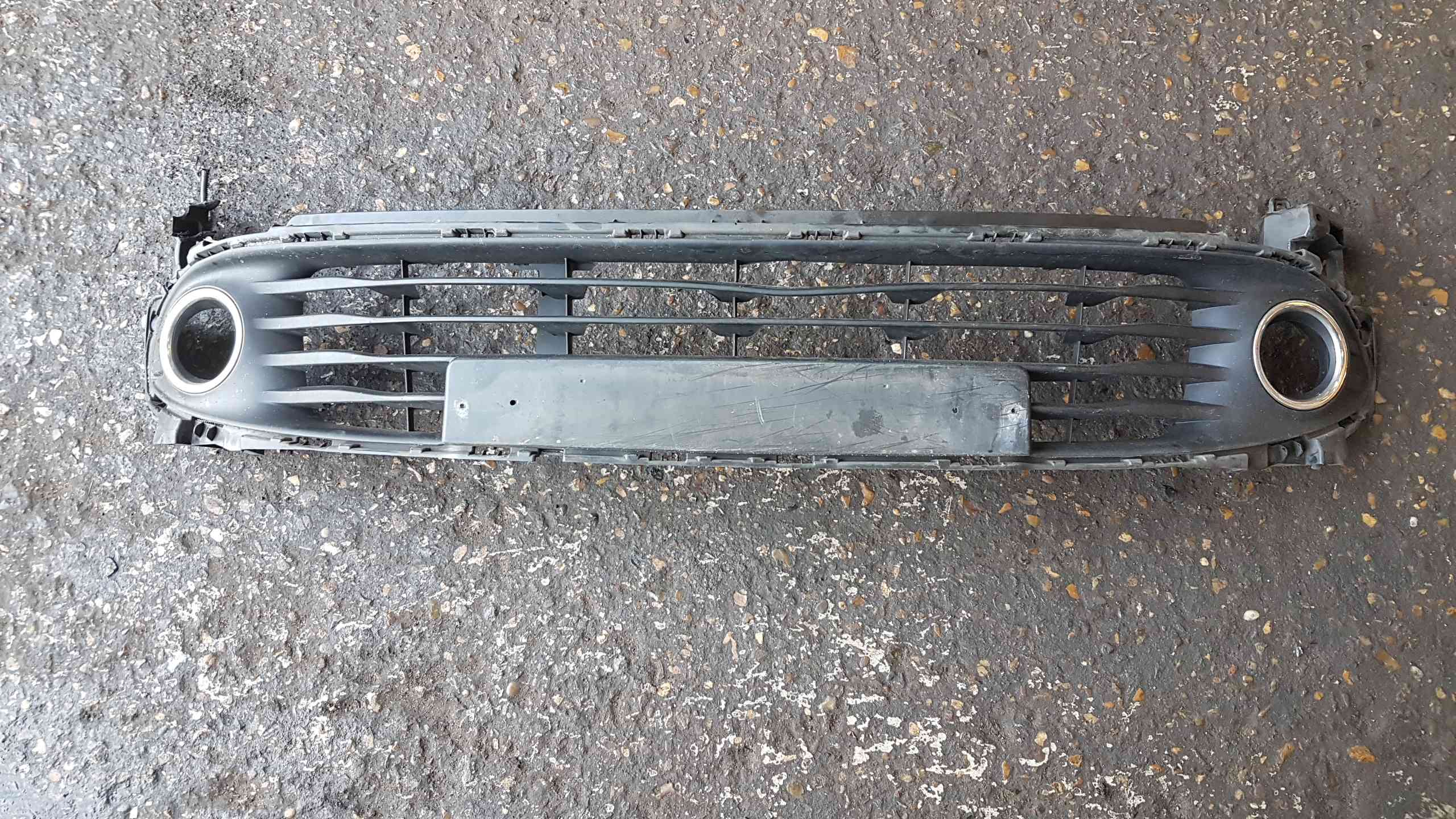 Renault Clio MK4 2013-2019 Front Bumper Lower Front Grill Grille Some Damage