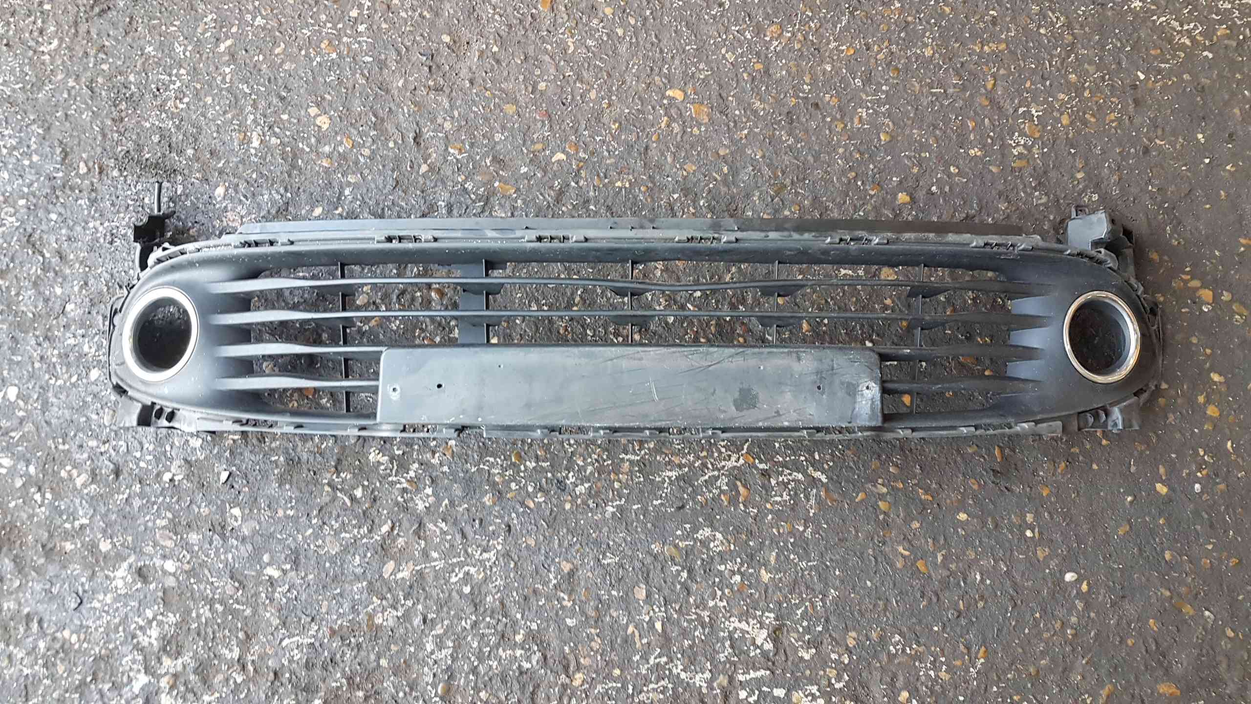 Renault Clio MK4 2013-2019 Front Bumper Lower Front Grill Grille Some Damage