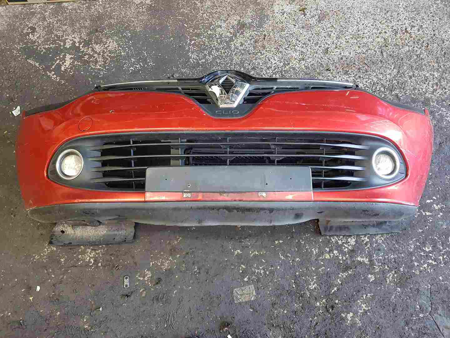 Renault Clio MK4 2013-2019 Front Bumper RED Tennp