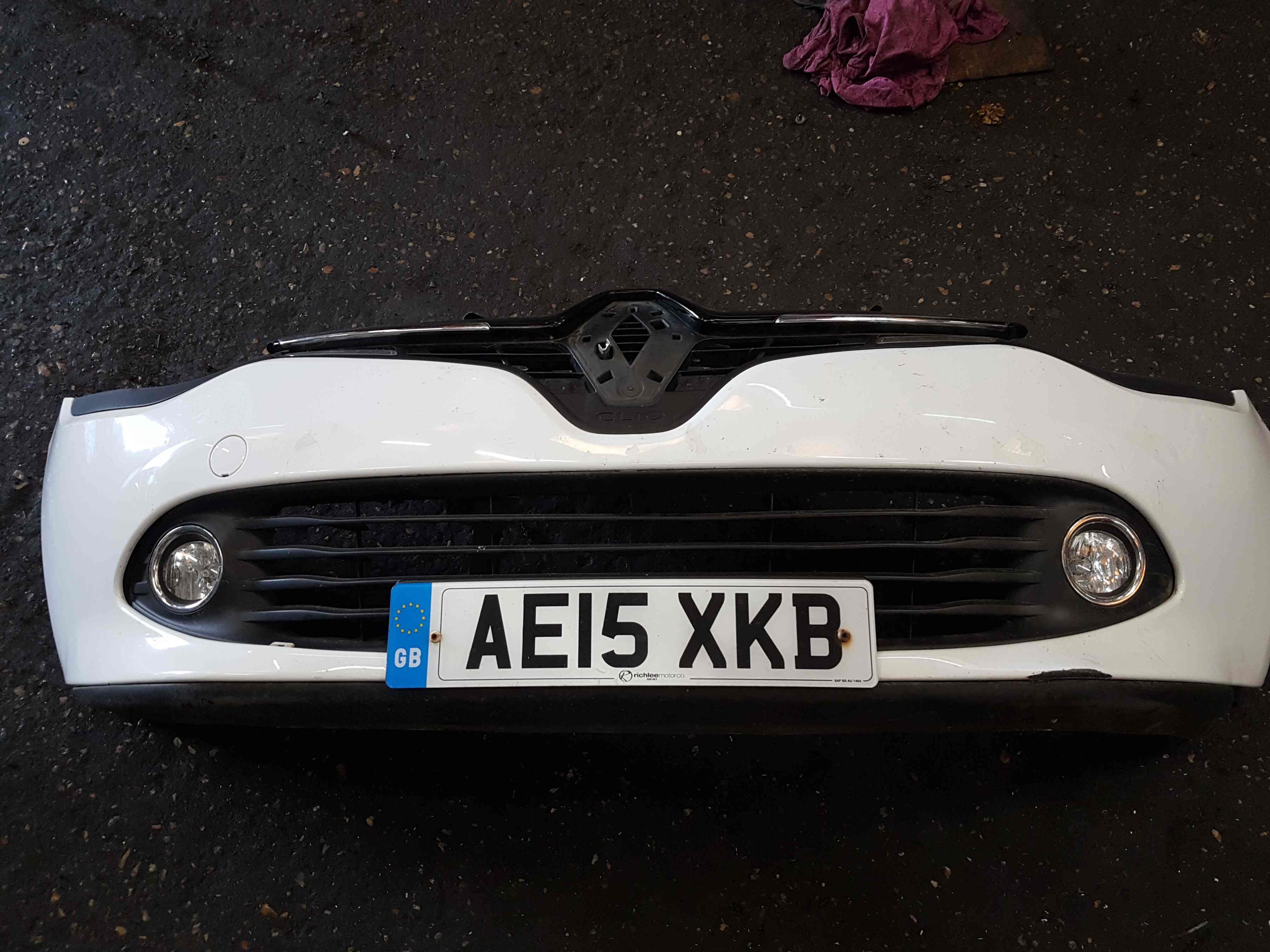 Thumb 2 Renault Clio MK4 2013-2019 Front Bumper White Ov369