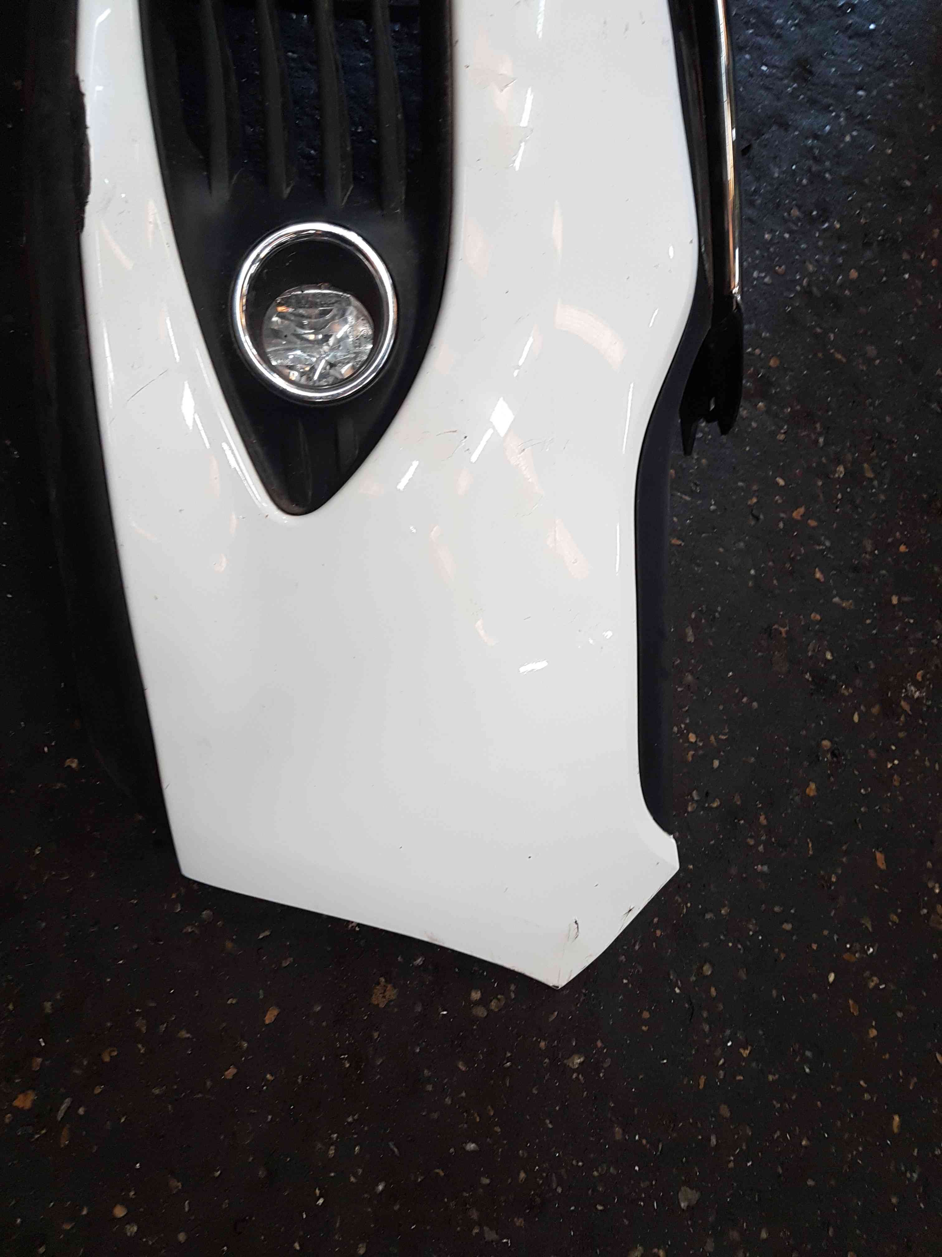 Thumb 8 Renault Clio MK4 2013-2019 Front Bumper White Ov369