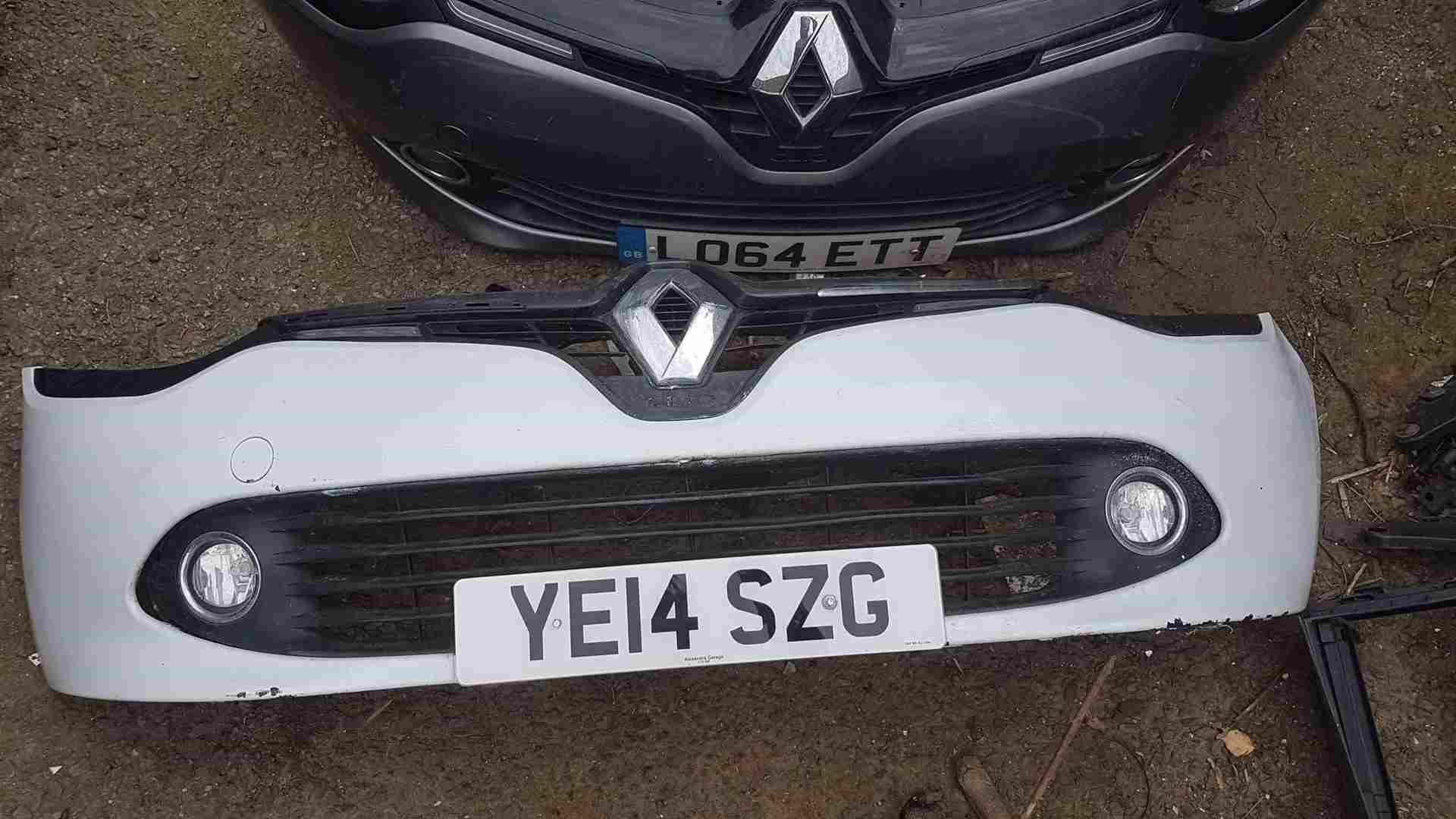 Thumb 6 Renault Clio MK4 2013-2019 Front Bumper White Ov369 Some Damage