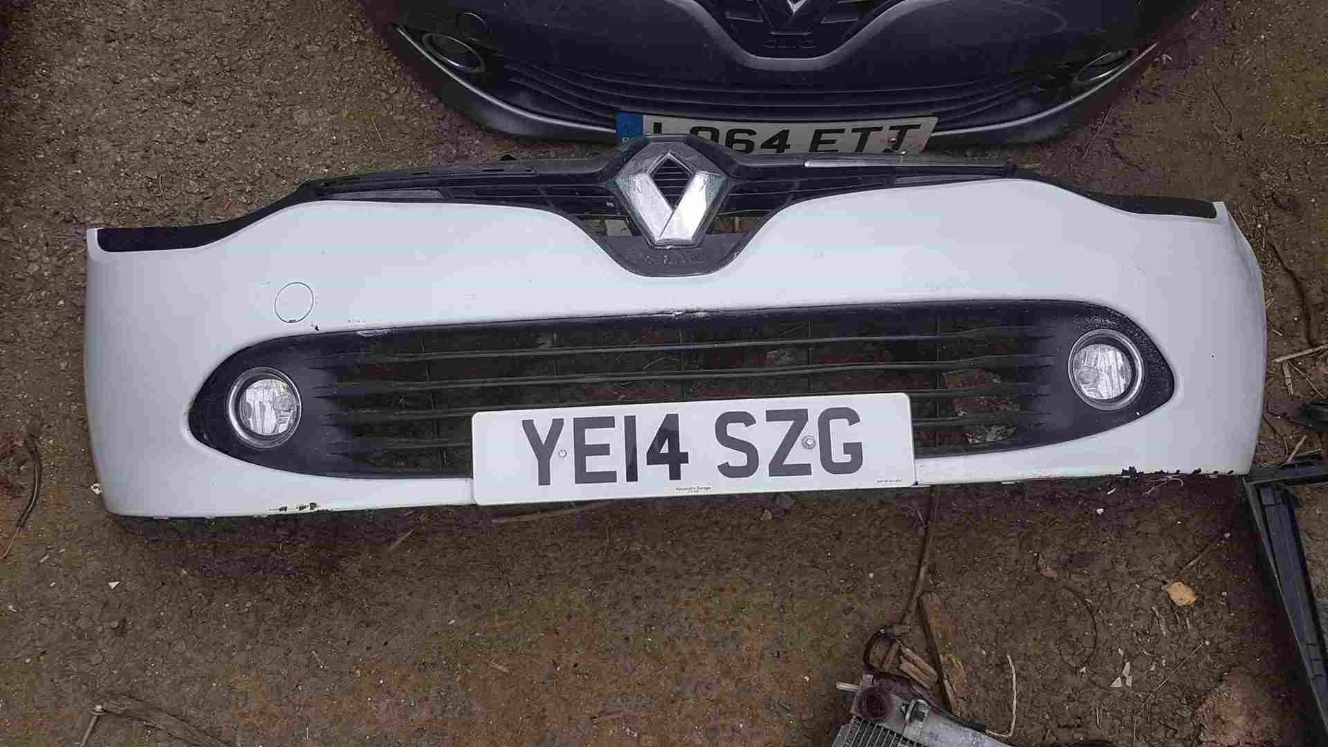 Renault Clio MK4 2013-2019 Front Bumper White Ov369 Some Damage