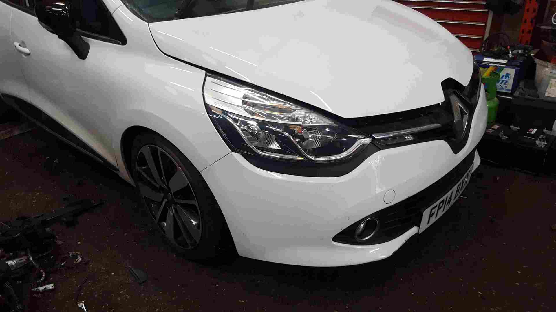 Thumb 10 Renault Clio MK4 2013-2019 Front End Bumper Headlights Bonnet Wings White OV369