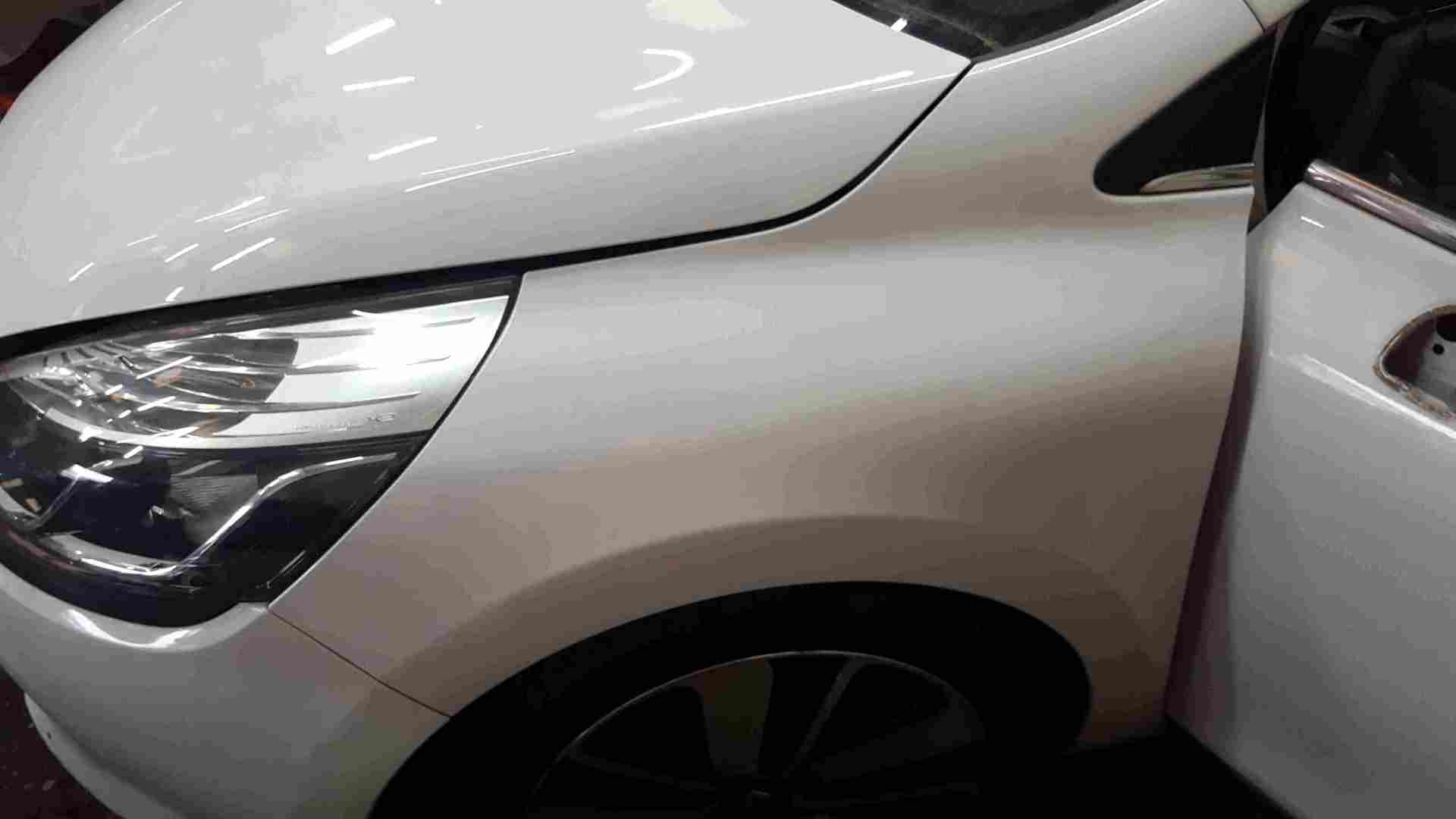 Thumb 9 Renault Clio MK4 2013-2019 Front End Bumper Headlights Bonnet Wings White OV369