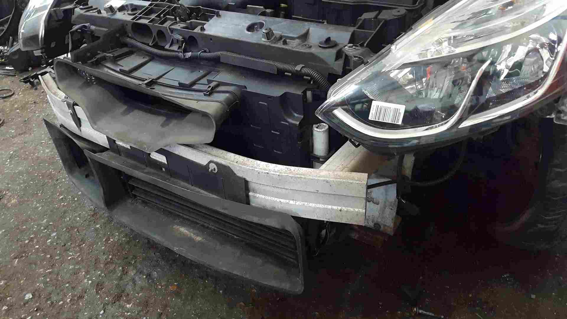 Thumb 2 Renault Clio MK4 2013-2019 Front End Bumper Headlights Bonnet Wings White OV369