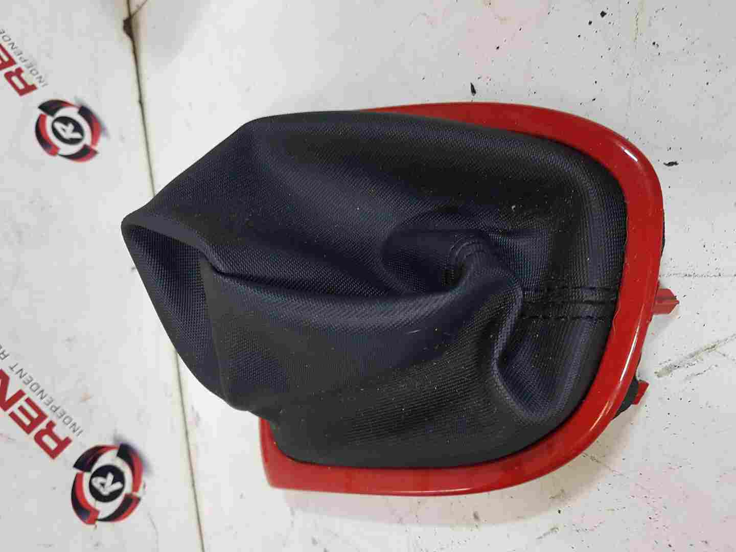 Renault Clio MK4 2013-2019 Gearstick Surround Trim Gaitor RED Black