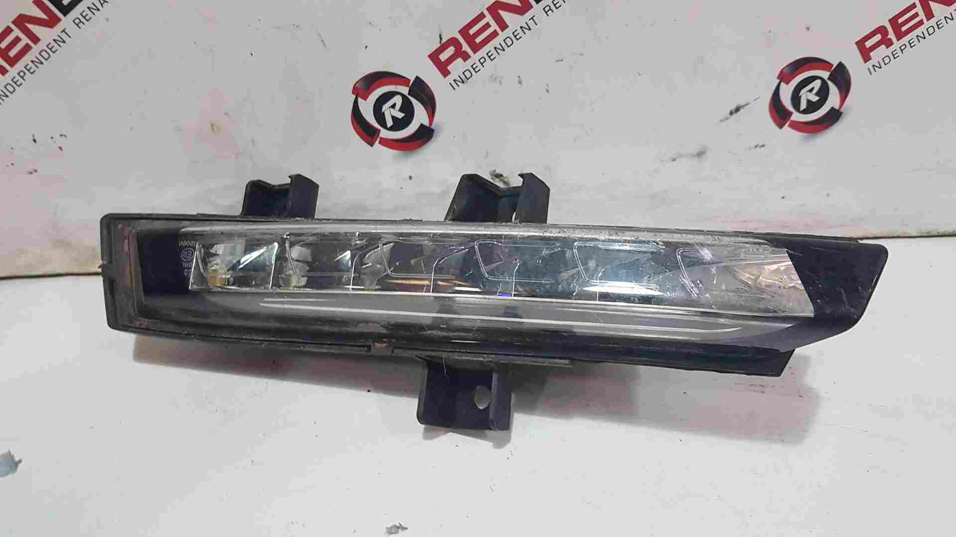 Thumb 2 Renault Clio MK4 2013-2019 Gt Line Passenger NSF Front DAY Time Running Light