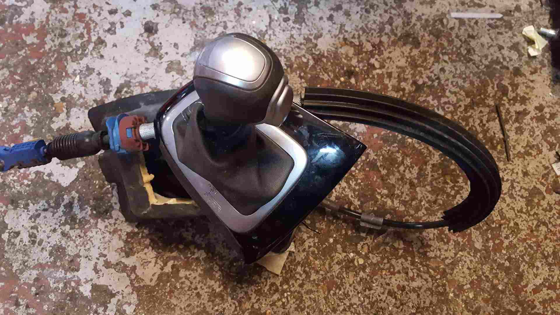 Renault Clio MK4 2013-2019 Gt Sport Automatic Gearstick Mechanism + Cables