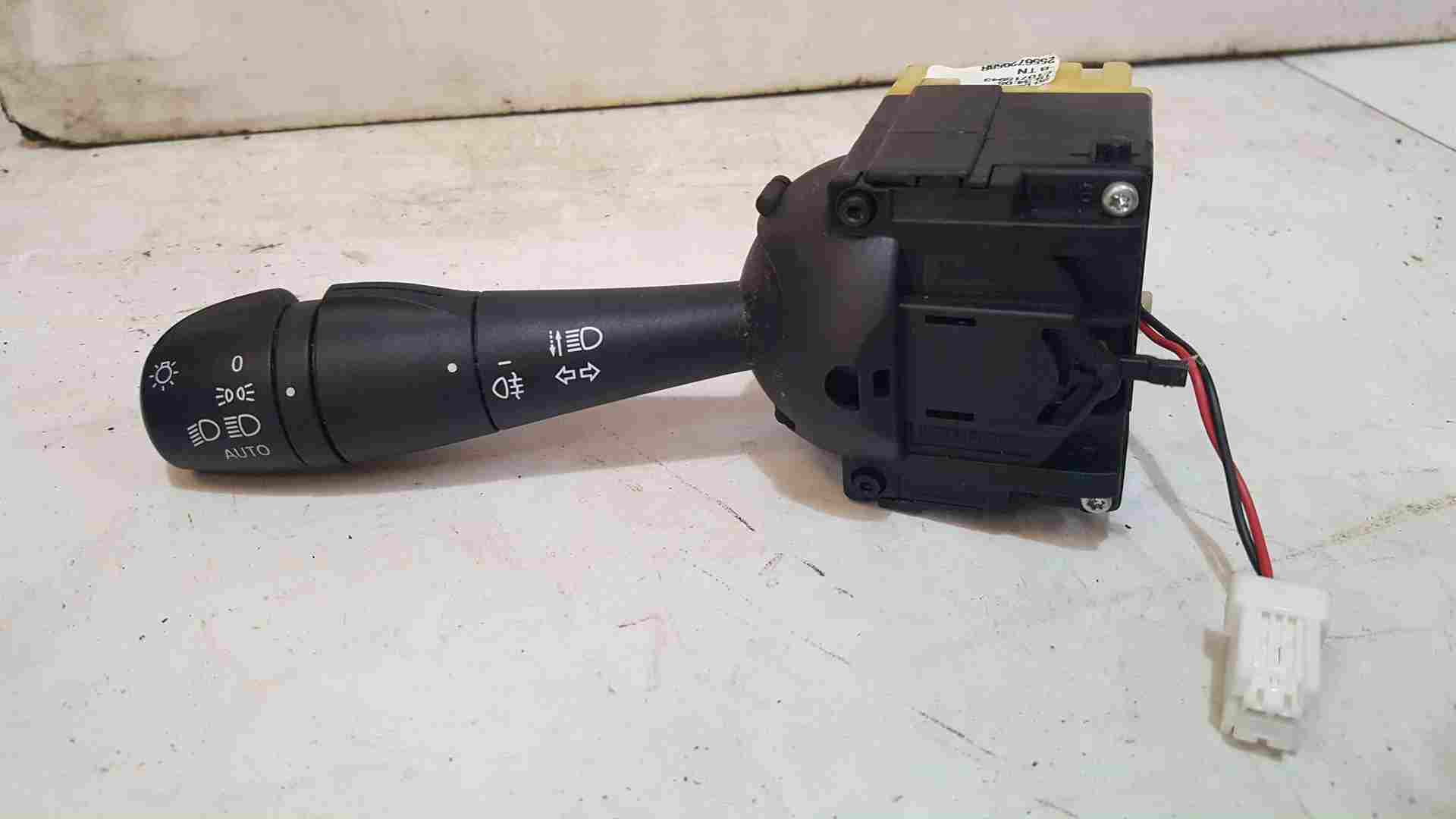 Thumb 2 Renault Clio MK4 2013-2019 Indicator Headlight Stalk  255672958R