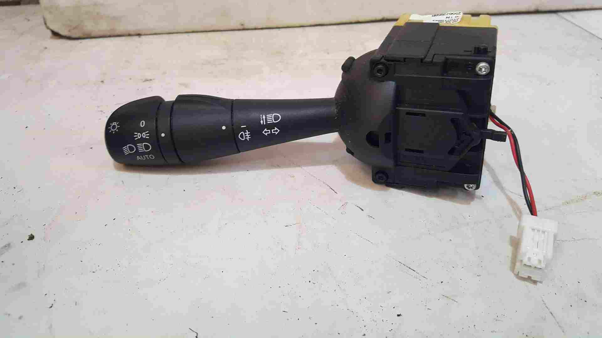 Renault Clio MK4 2013-2019 Indicator Headlight Stalk  255672958R