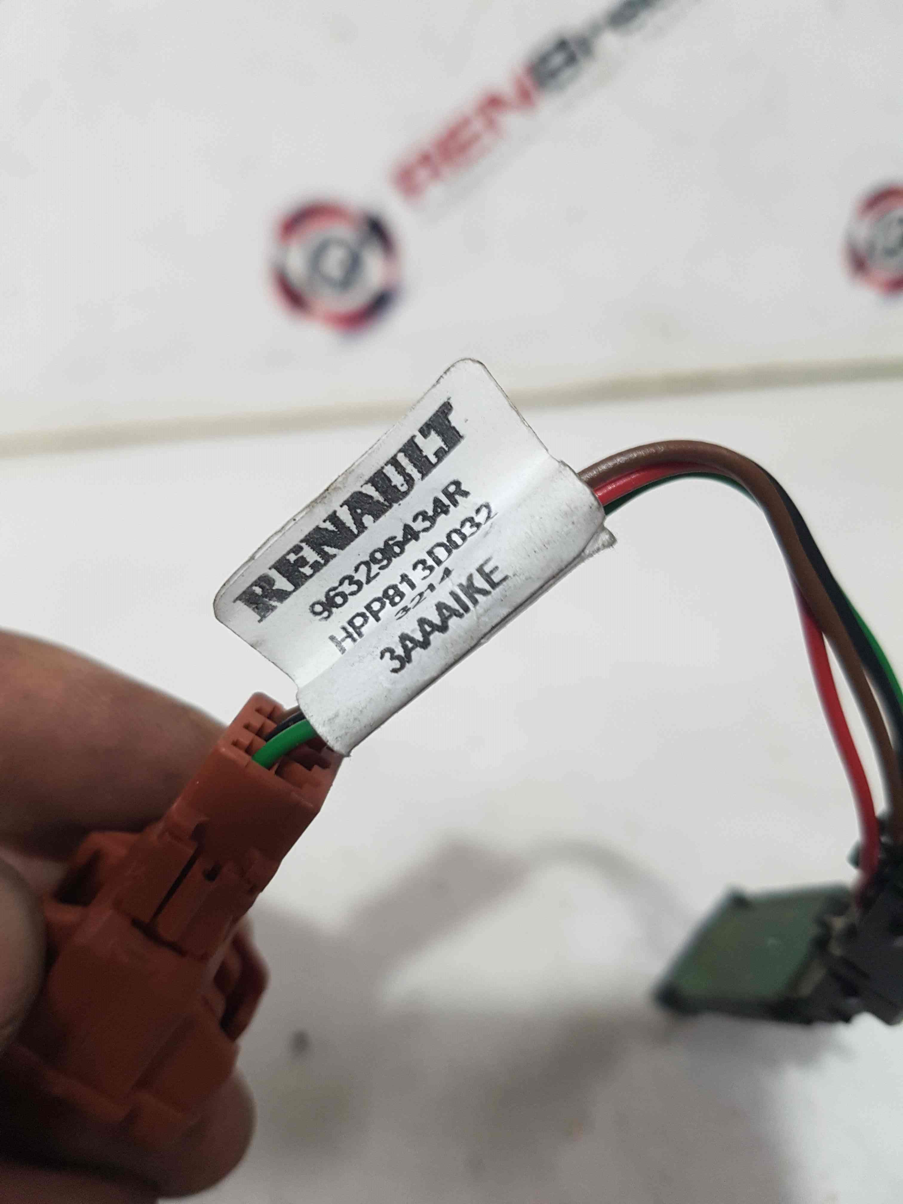 Thumb 4 Renault Clio MK4 2013-2019 Interior Temperature Sensor 285356725R 963296434R