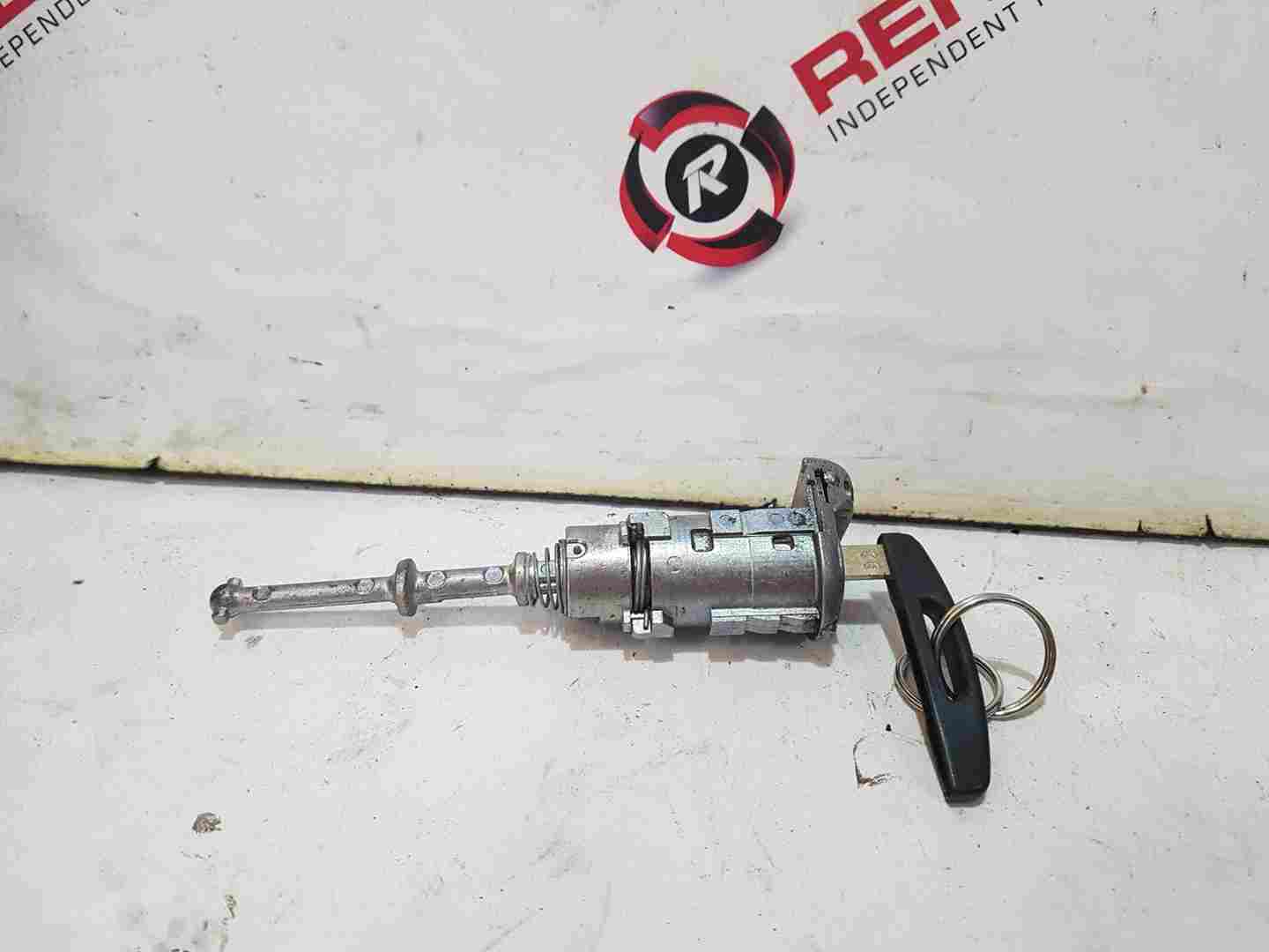 Thumb 2 Renault Clio MK4 2013-2019 Passenger Door Lock Barrel KEY