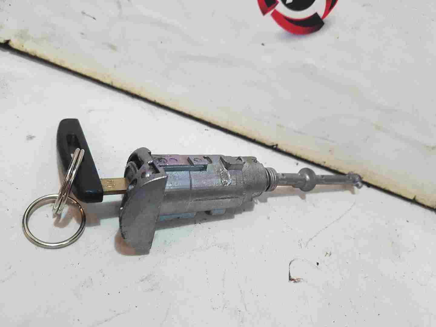 Thumb 5 Renault Clio MK4 2013-2019 Passenger Door Lock Barrel KEY