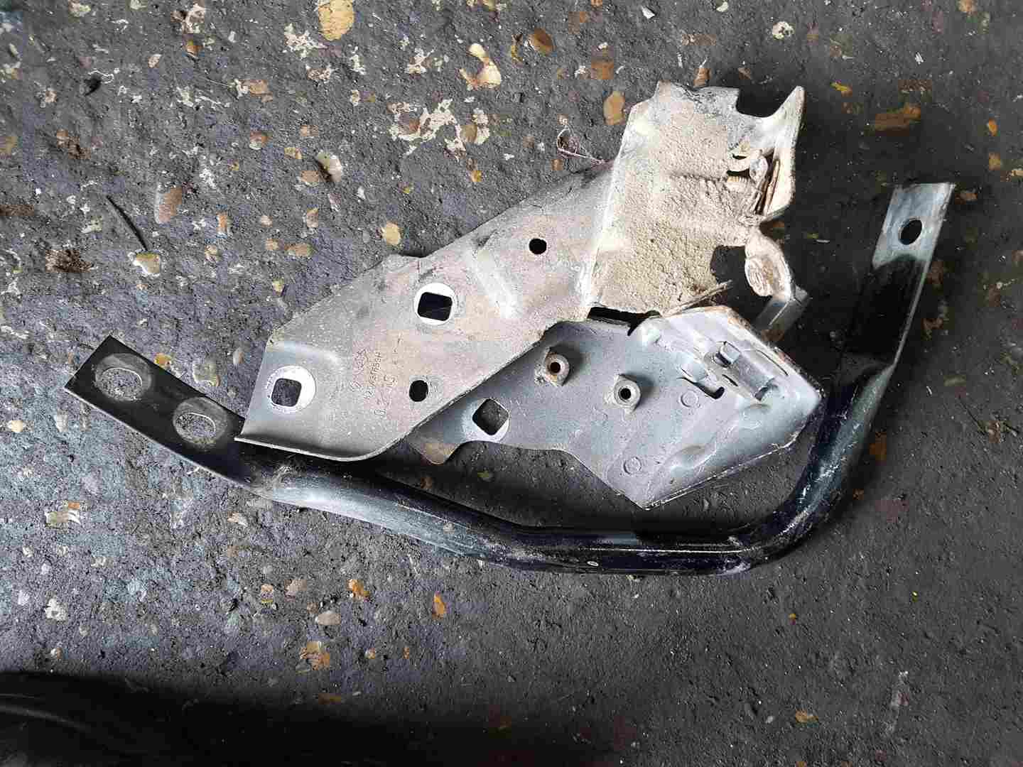 Thumb 2 Renault Clio MK4 2013-2019 Passenger NSF Front Bumper Support Brackets Black